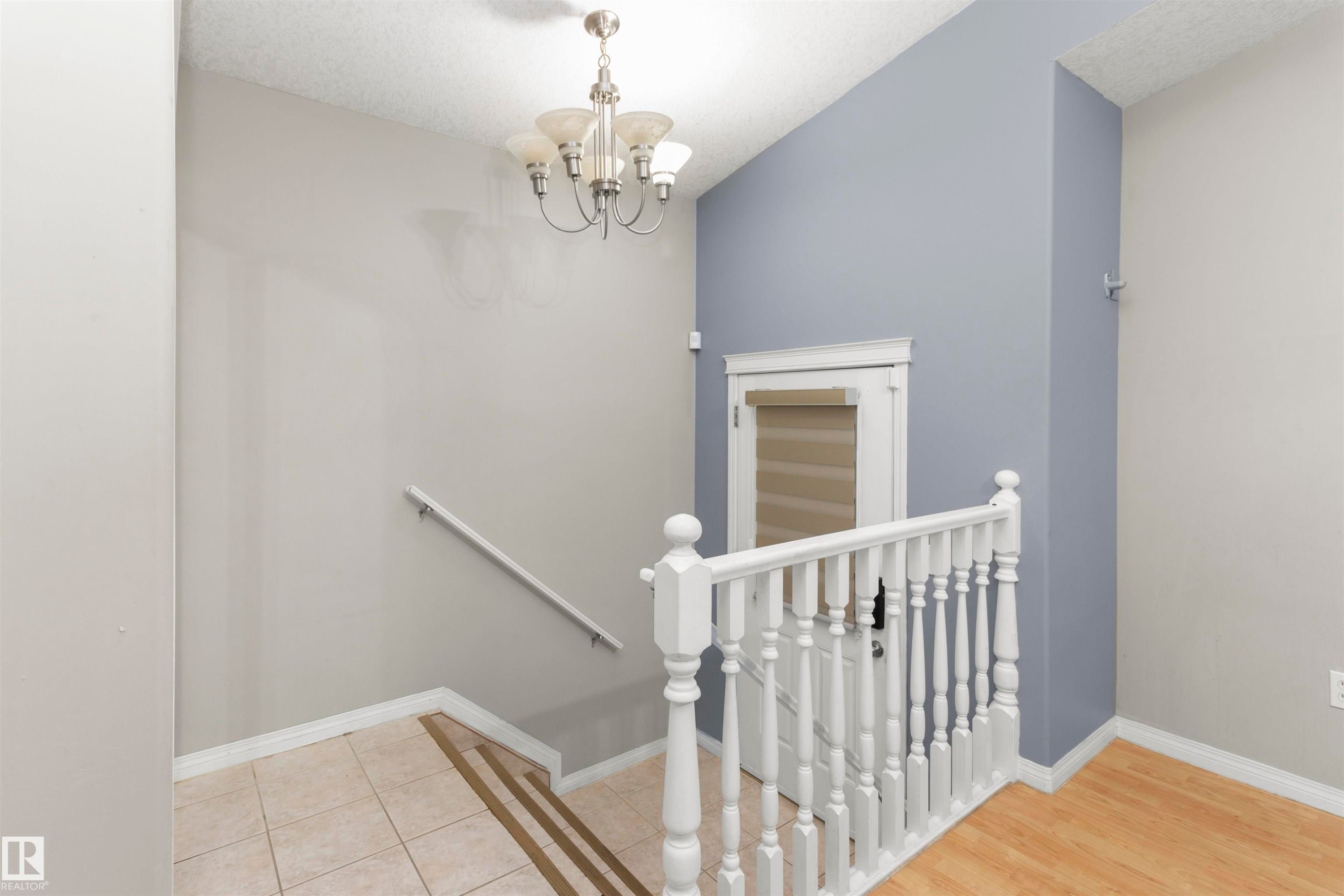 11517 83 Street Nw, Edmonton, AB - Indoor Photo Showing Other Room