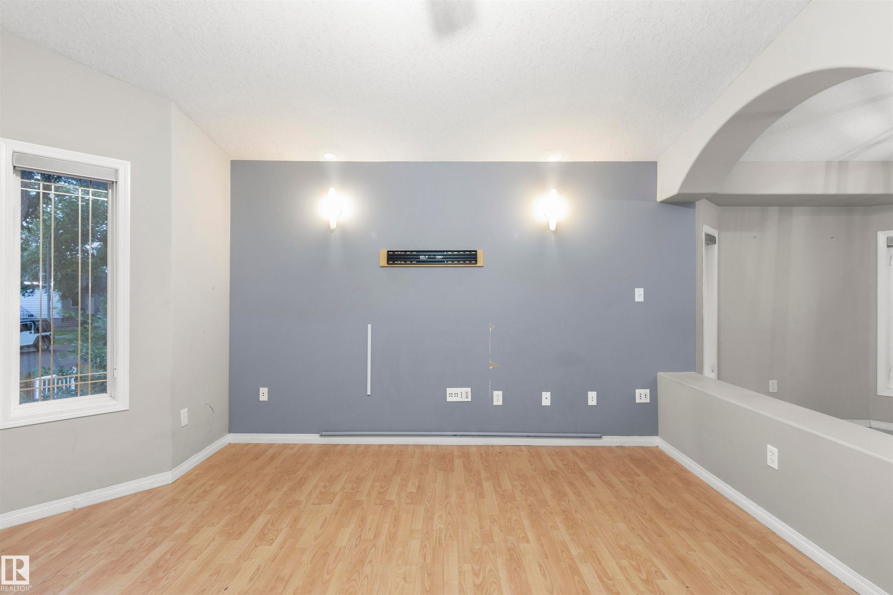 11517 83 Street Nw, Edmonton, AB - Indoor Photo Showing Other Room