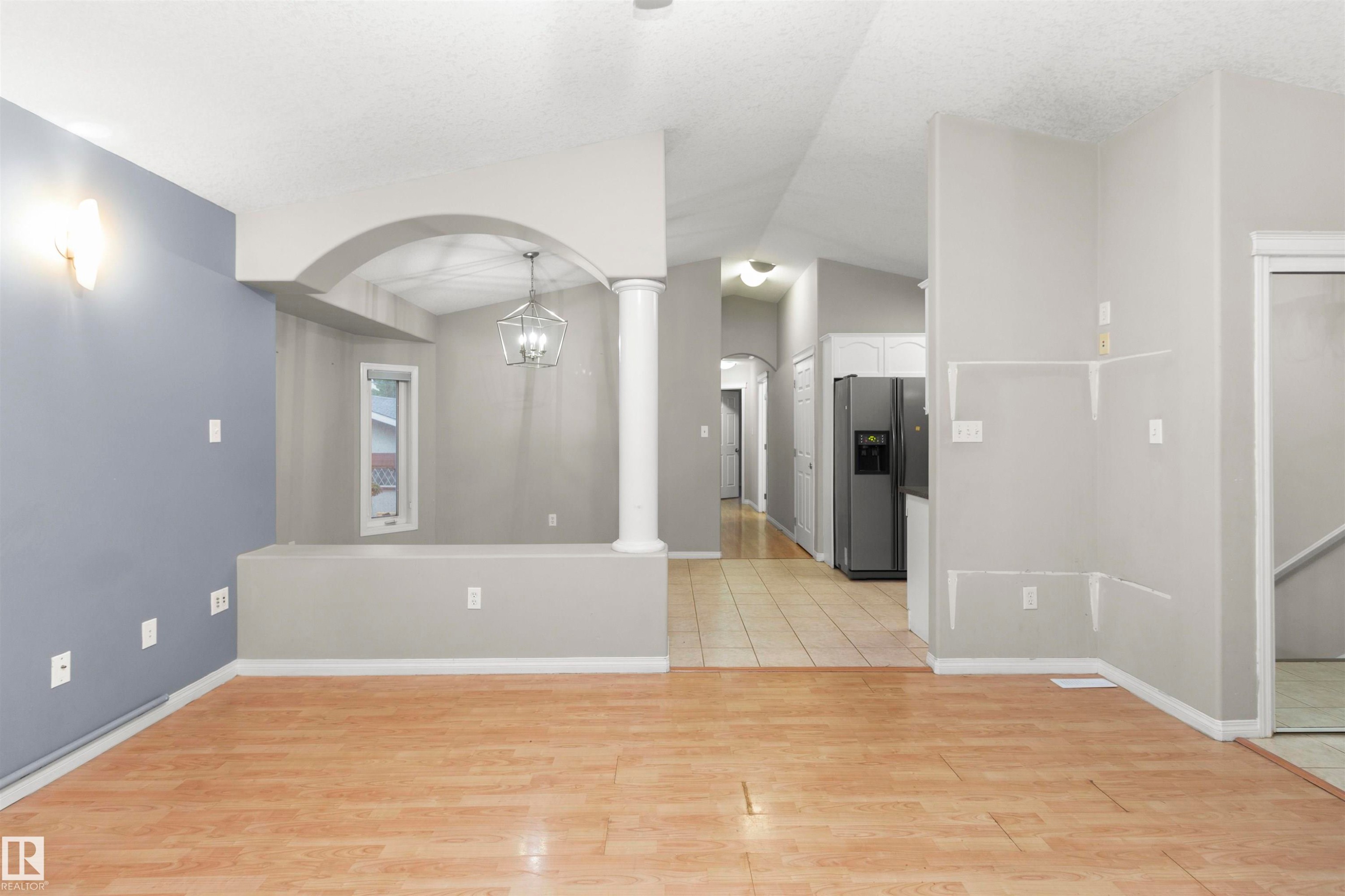 11517 83 Street Nw, Edmonton, AB - Indoor Photo Showing Other Room