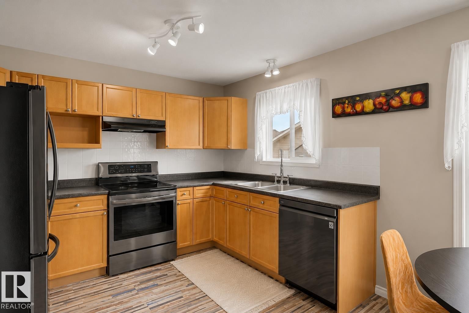 16114 43 Street Nw, Edmonton, AB - Indoor Photo Showing Kitchen With Double Sink