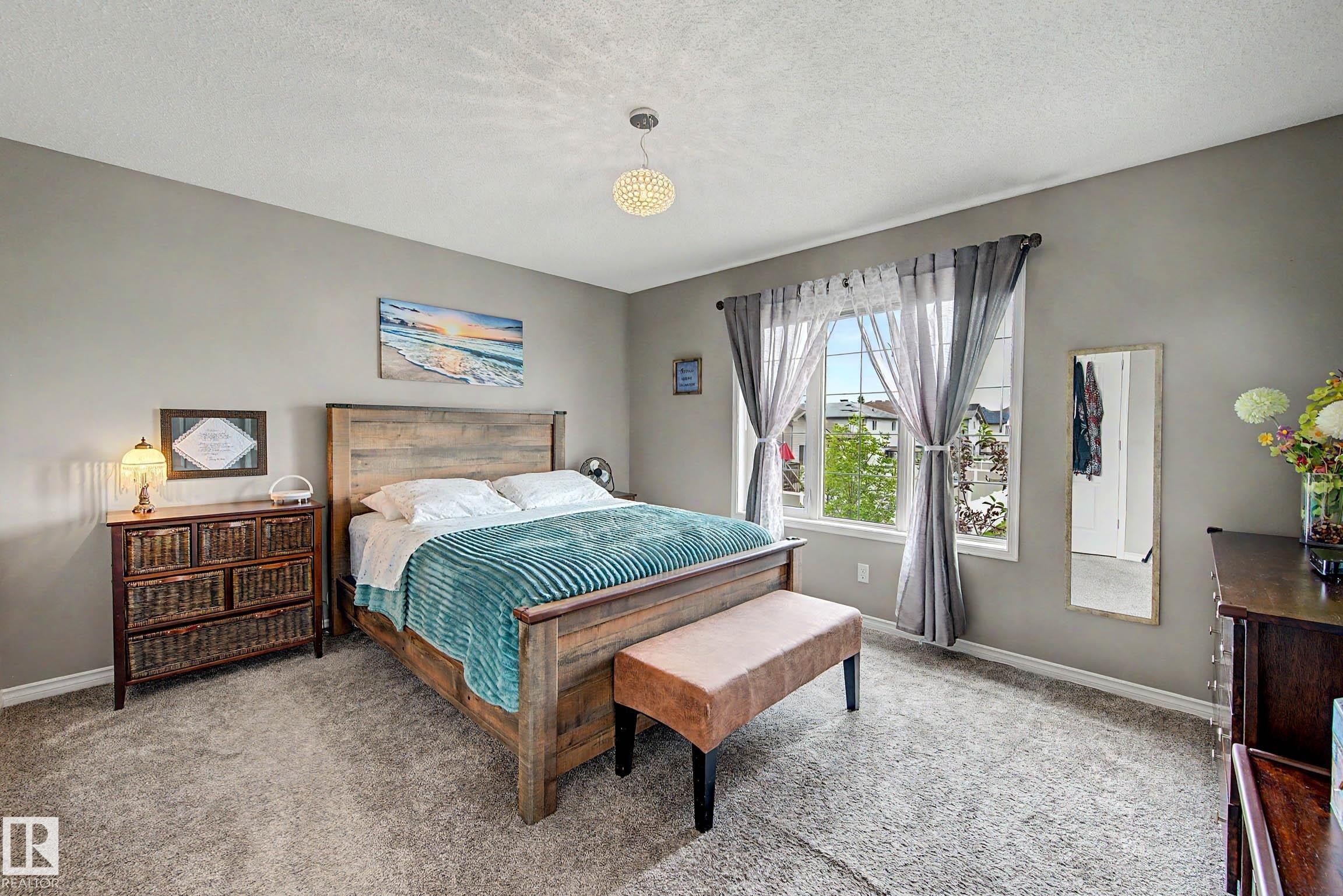 16114 43 Street Nw, Edmonton, AB - Indoor Photo Showing Bedroom