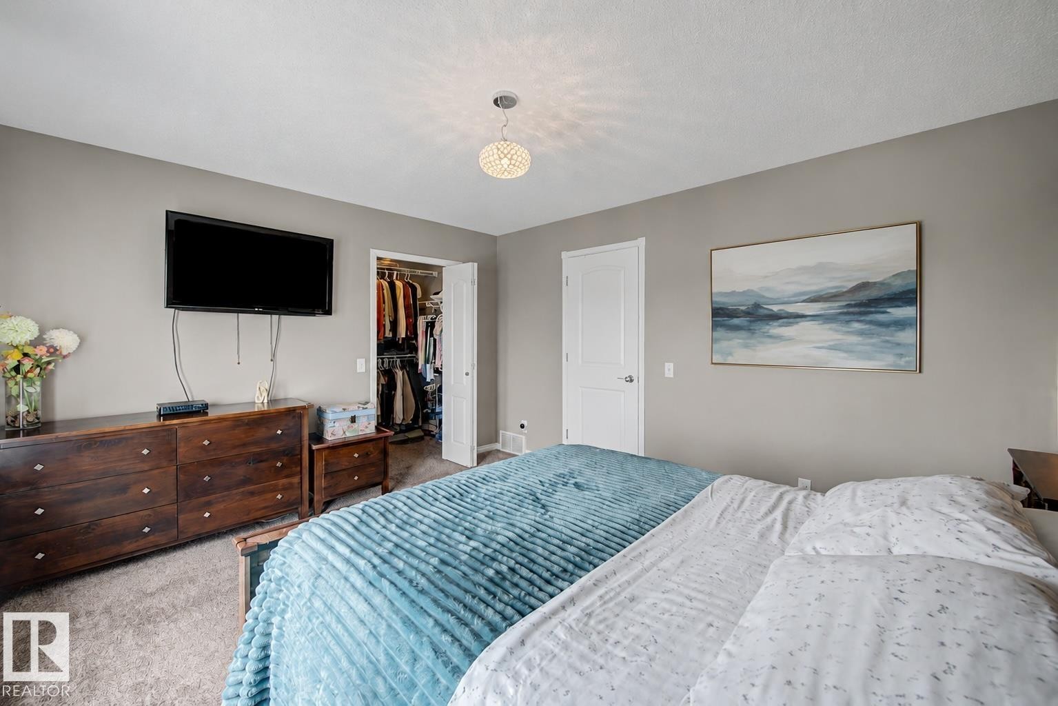 16114 43 Street Nw, Edmonton, AB - Indoor Photo Showing Bedroom