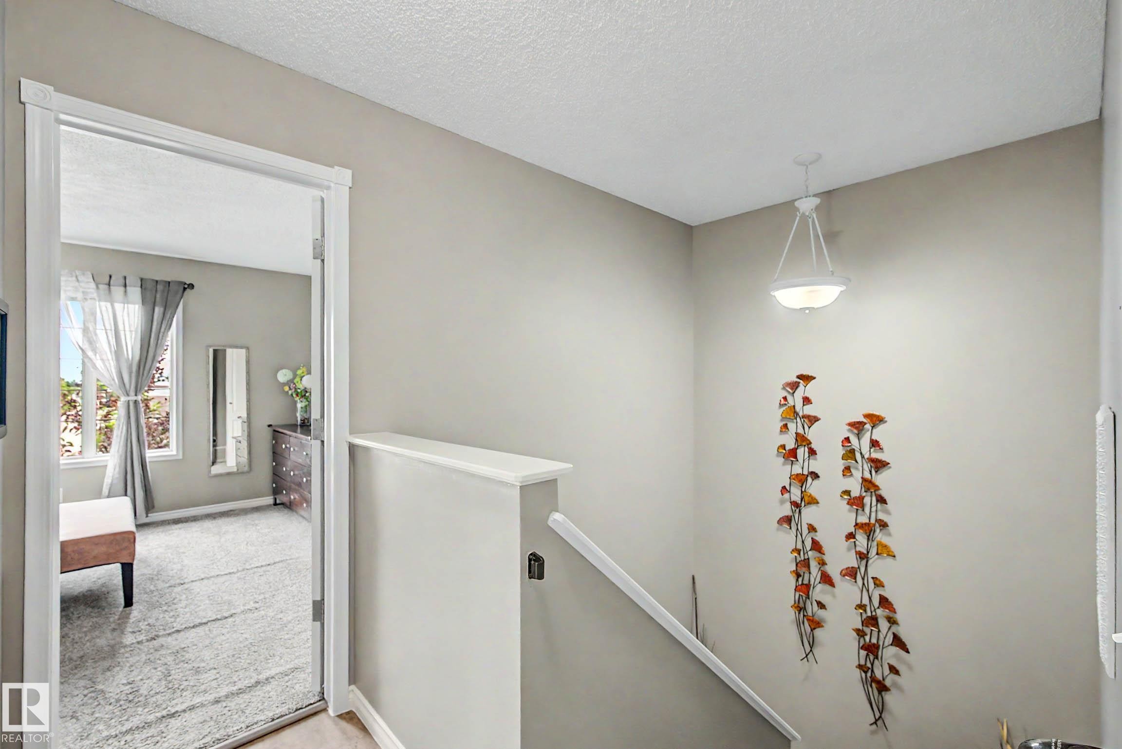16114 43 Street Nw, Edmonton, AB - Indoor Photo Showing Other Room