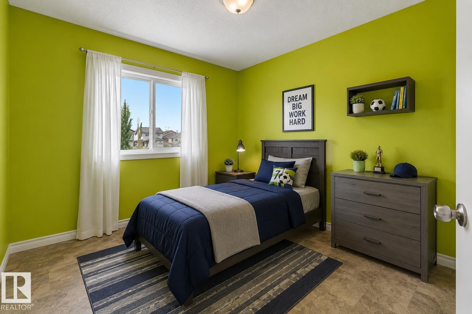 16114 43 Street Nw, Edmonton, AB - Indoor Photo Showing Bedroom