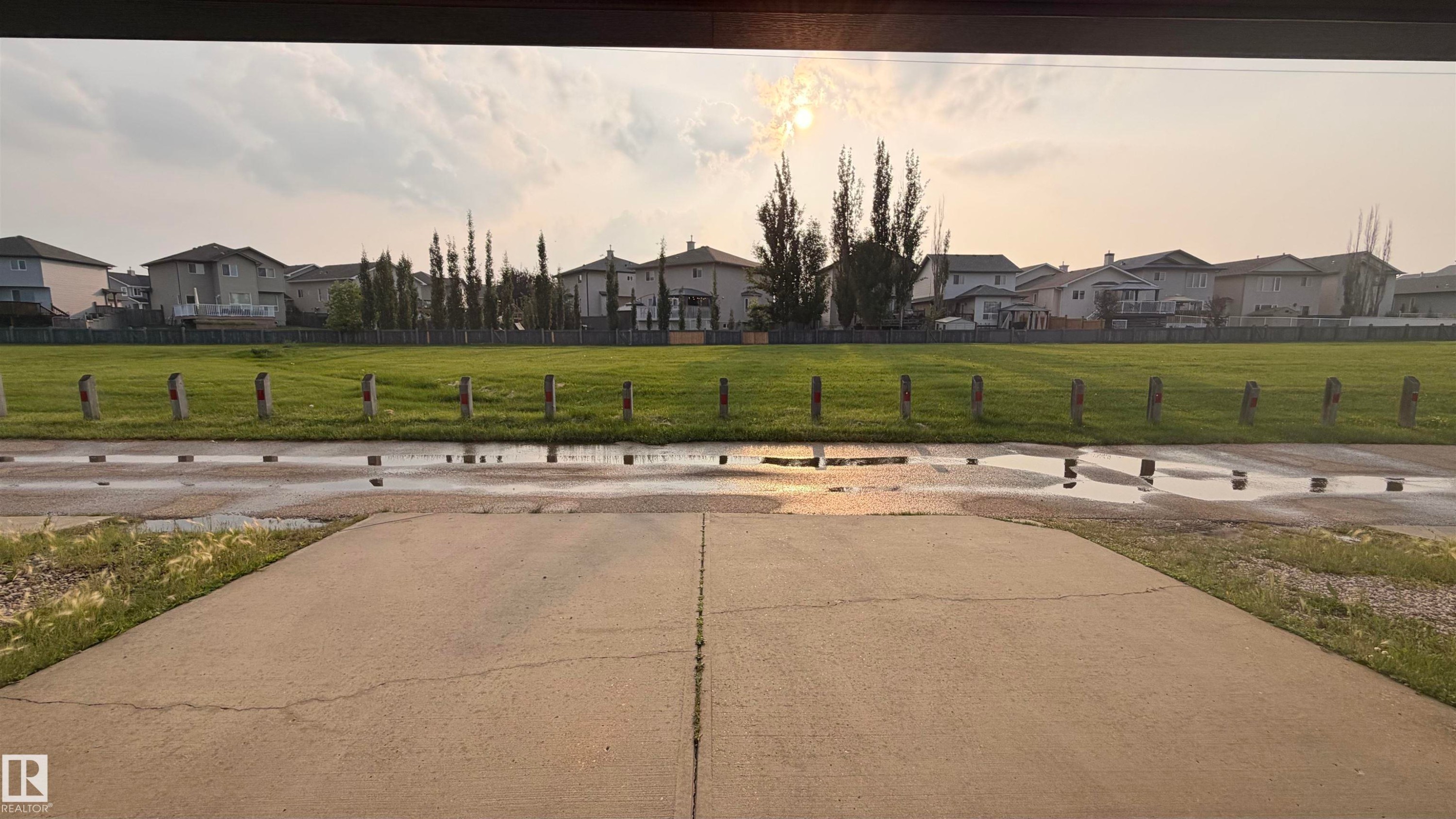 16114 43 Street Nw, Edmonton, AB - Outdoor