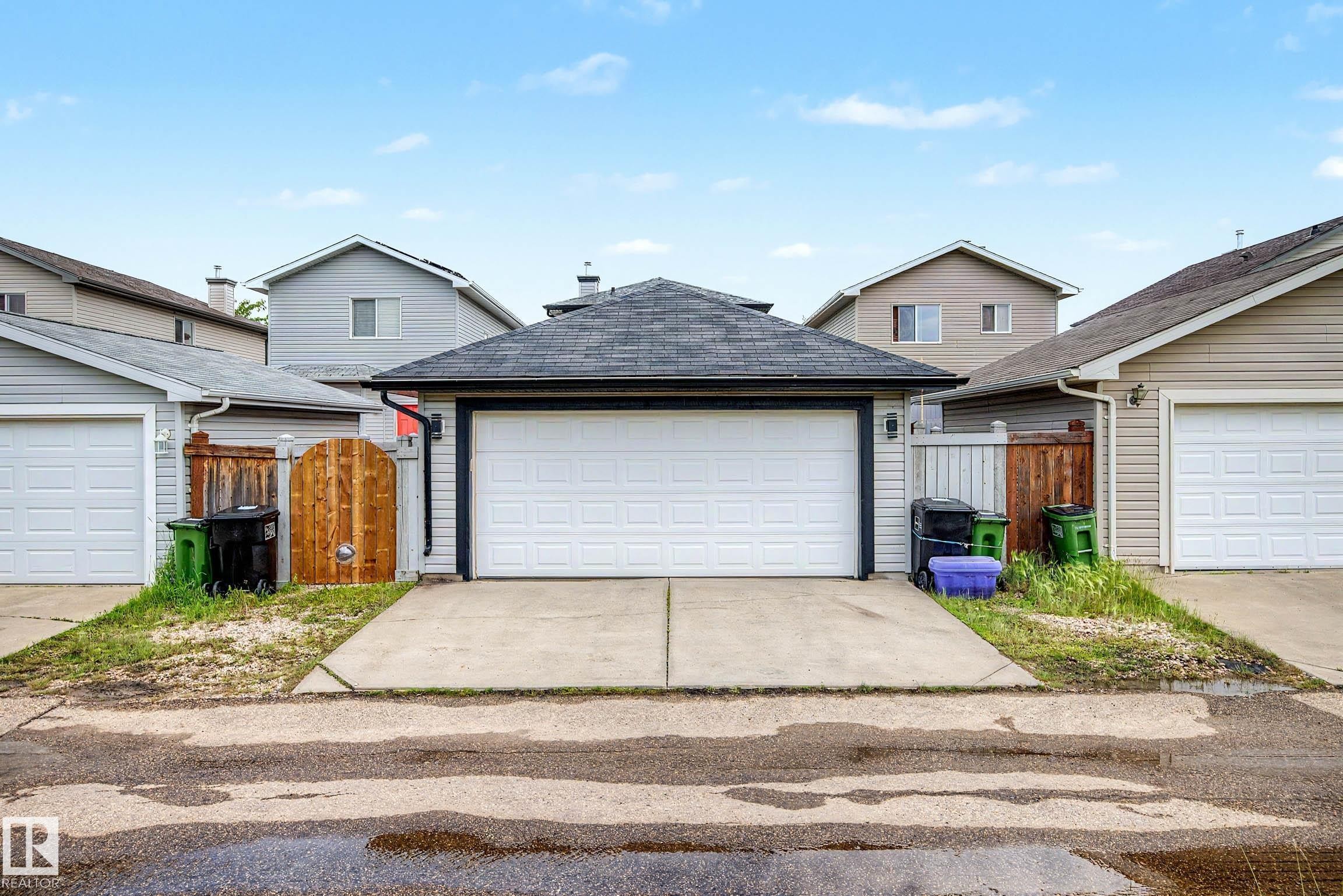 16114 43 Street Nw, Edmonton, AB - Outdoor