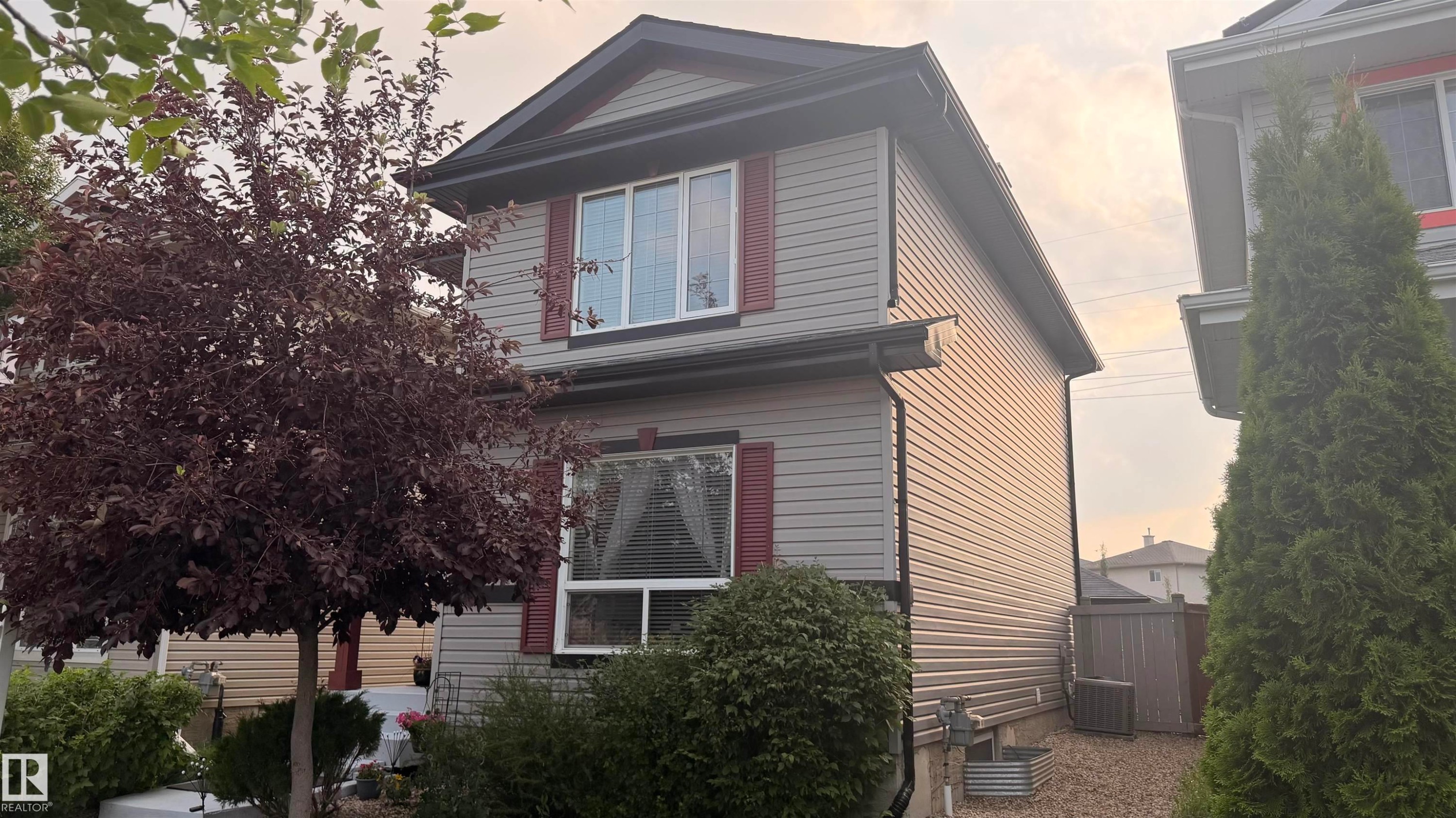 16114 43 Street Nw, Edmonton, AB - Outdoor