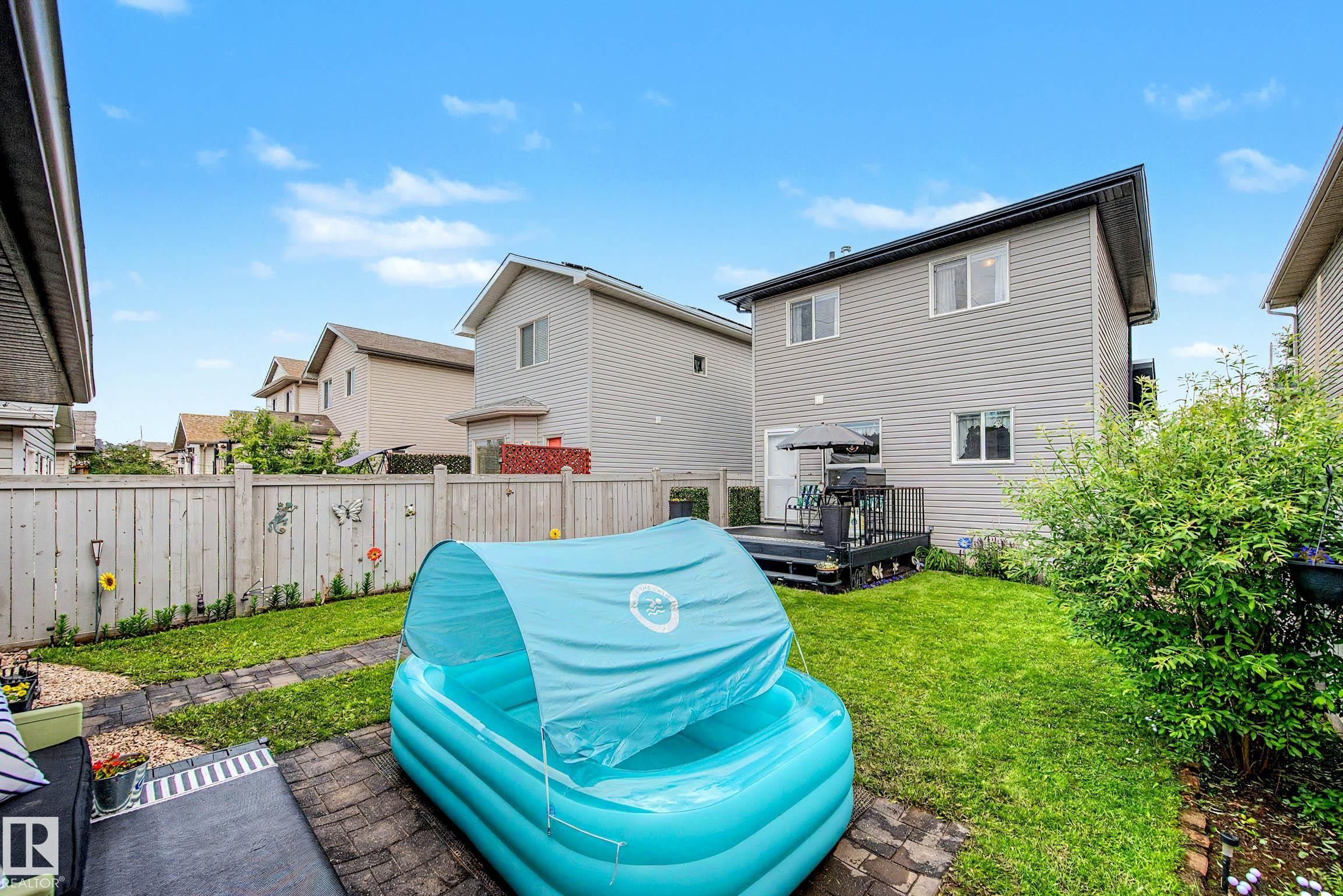 16114 43 Street Nw, Edmonton, AB - Outdoor