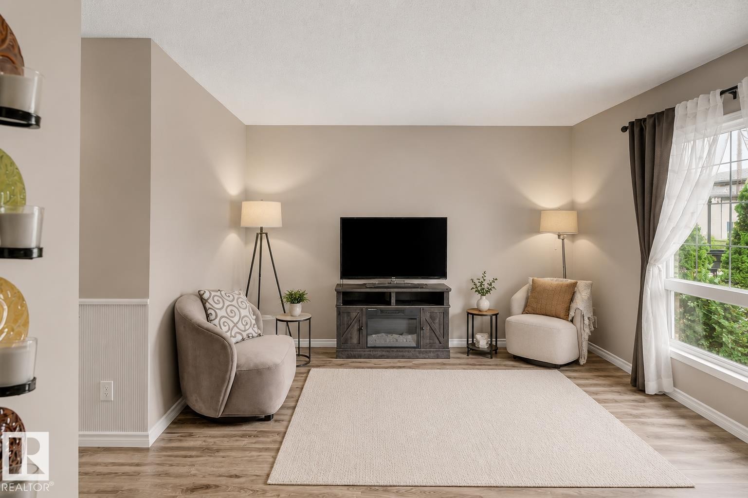 16114 43 Street Nw, Edmonton, AB - Indoor