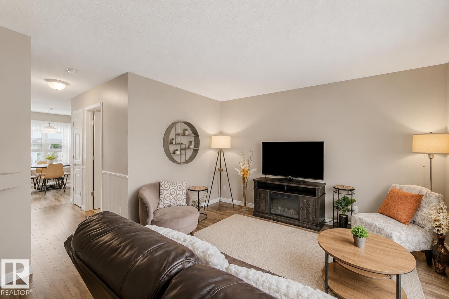 16114 43 Street Nw, Edmonton, AB - Indoor Photo Showing Living Room