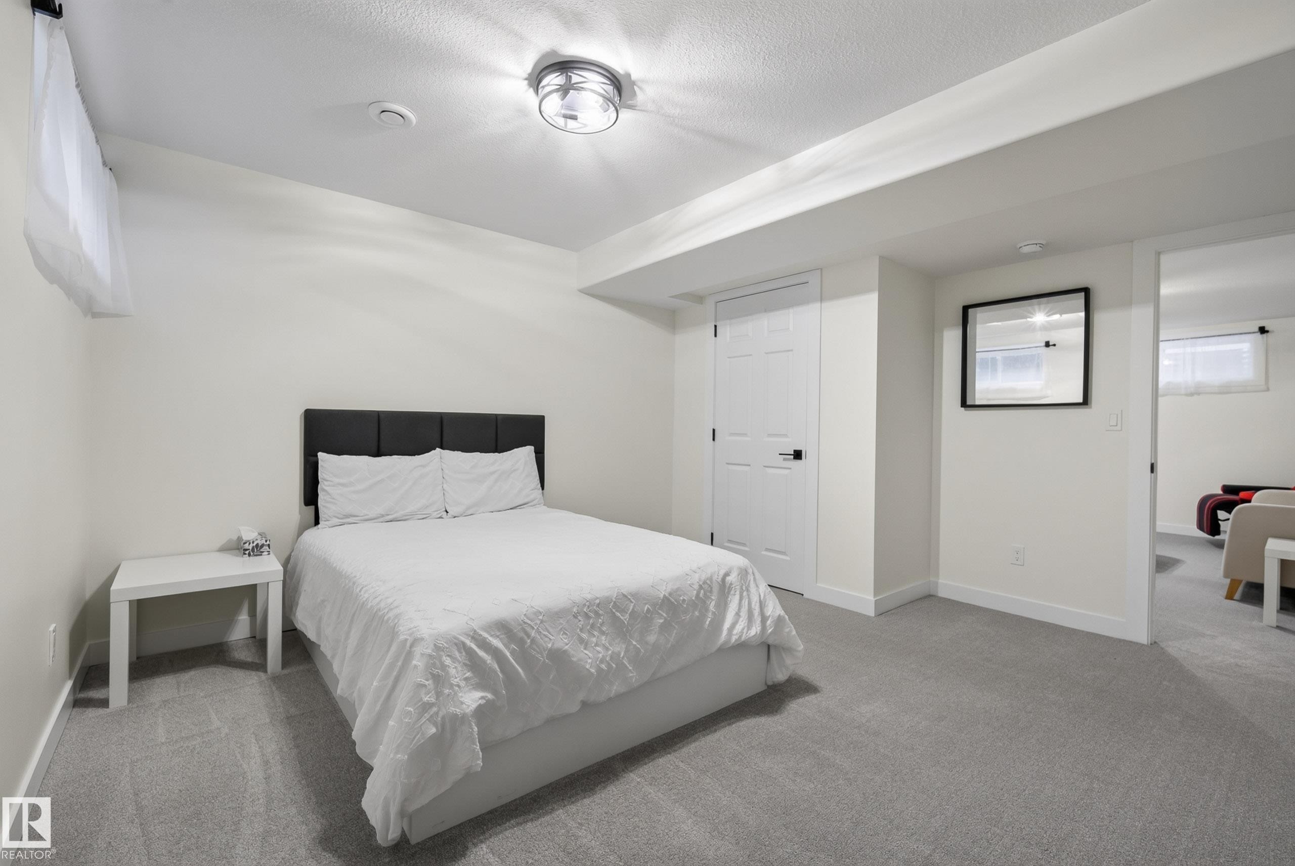6741 162A Avenue Nw, Edmonton, AB - Indoor Photo Showing Bedroom