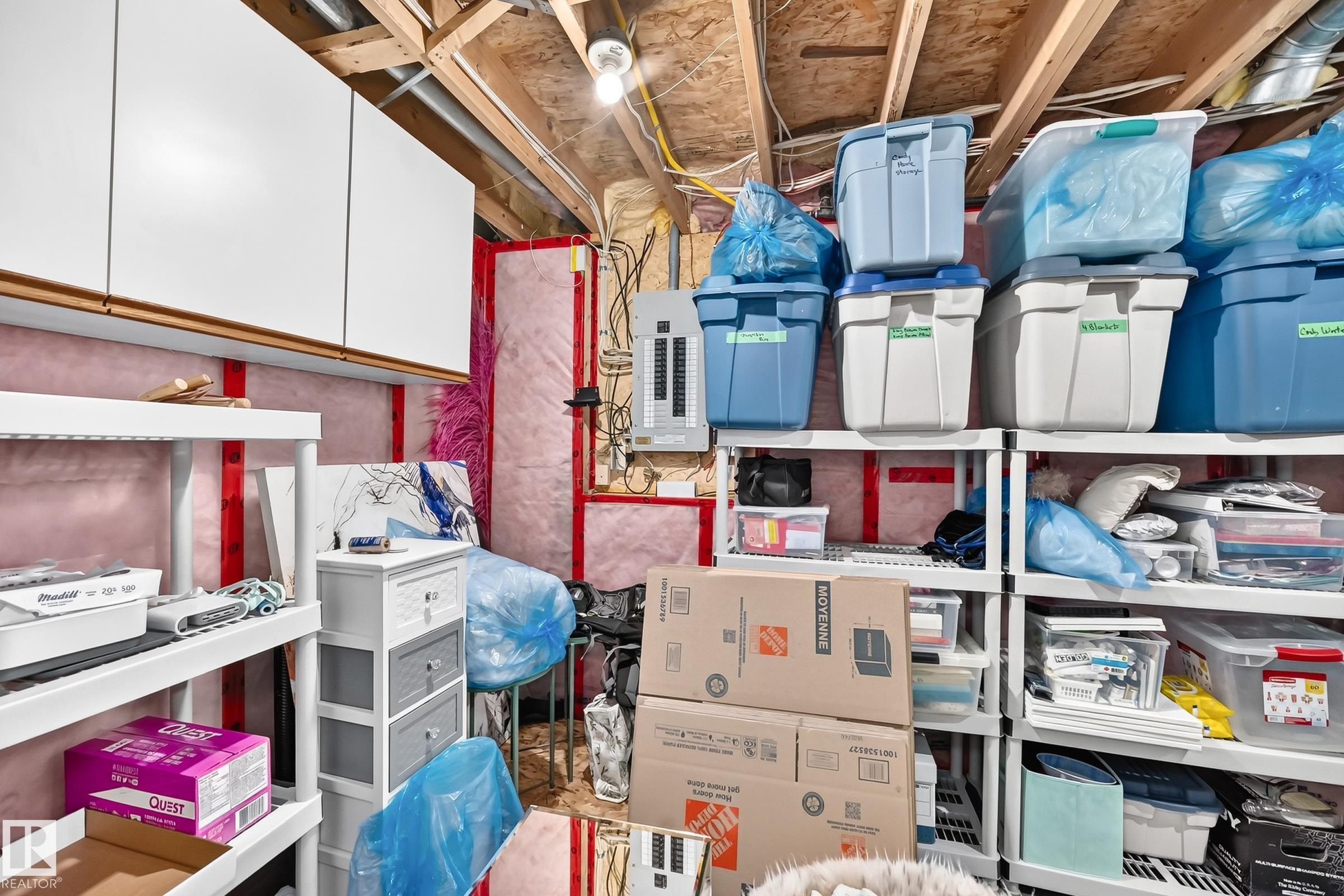Storage room - 3729 131A Avenue Nw, Edmonton, AB - Indoor