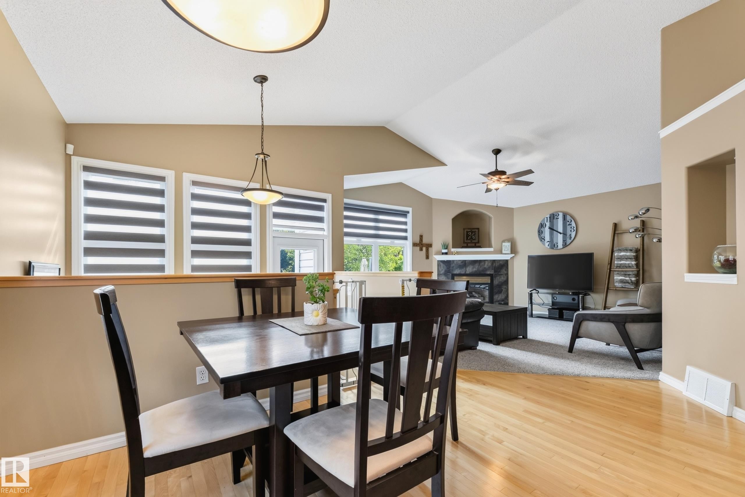 97 Foxboro Way, Sherwood Park, AB - Indoor Photo Showing Dining Room