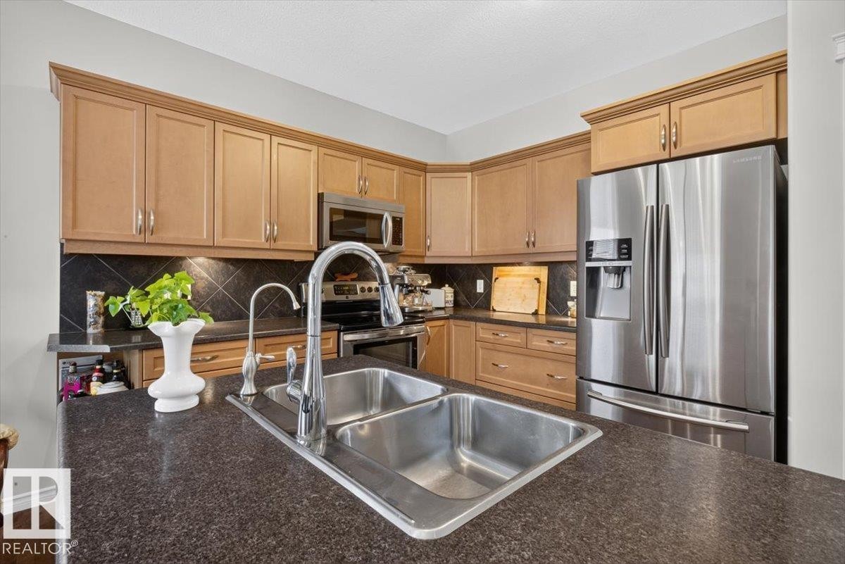 74 Everitt Dr Drive, St. Albert, AB - Indoor Photo Showing Kitchen With Double Sink