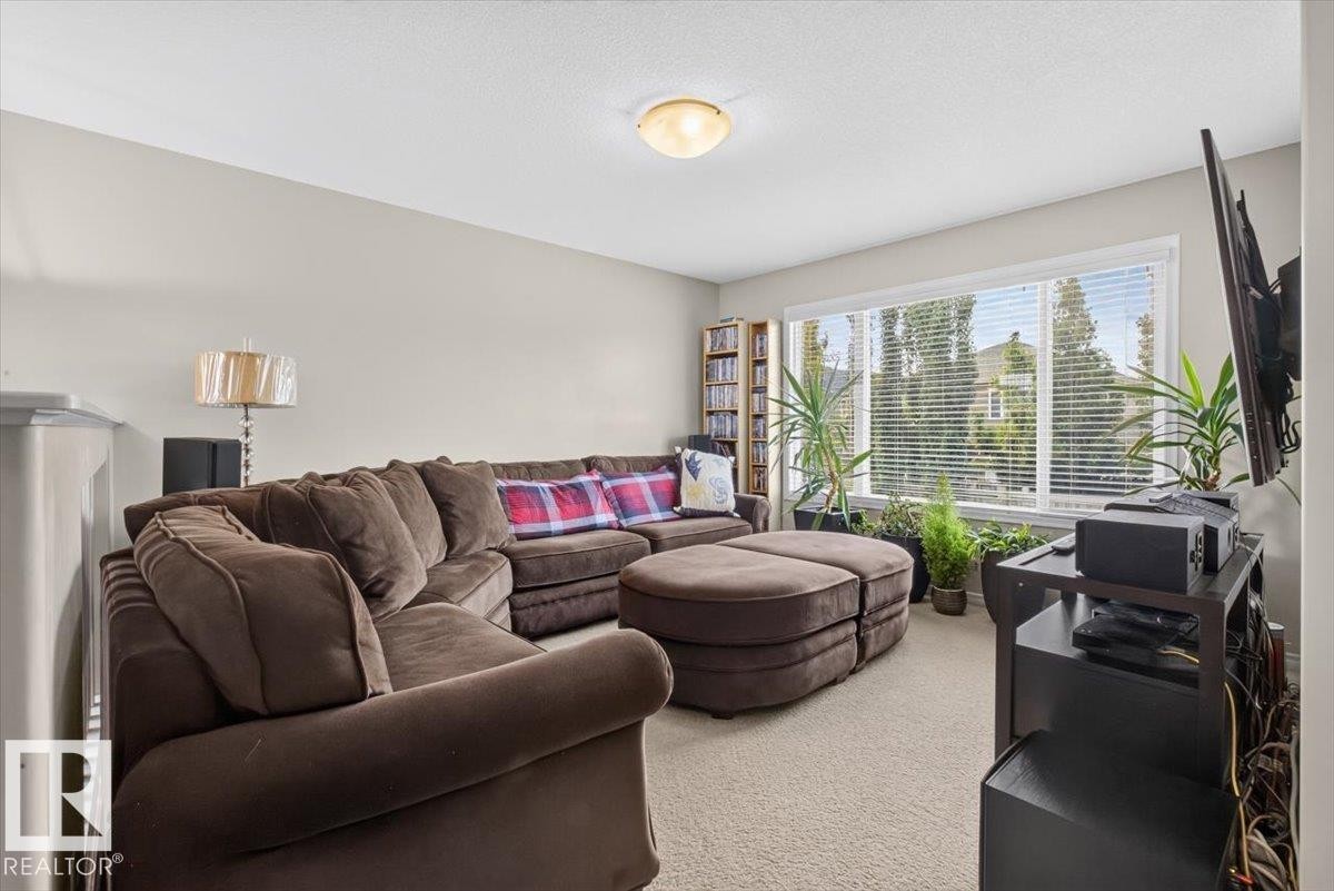 74 Everitt Dr Drive, St. Albert, AB - Indoor Photo Showing Living Room
