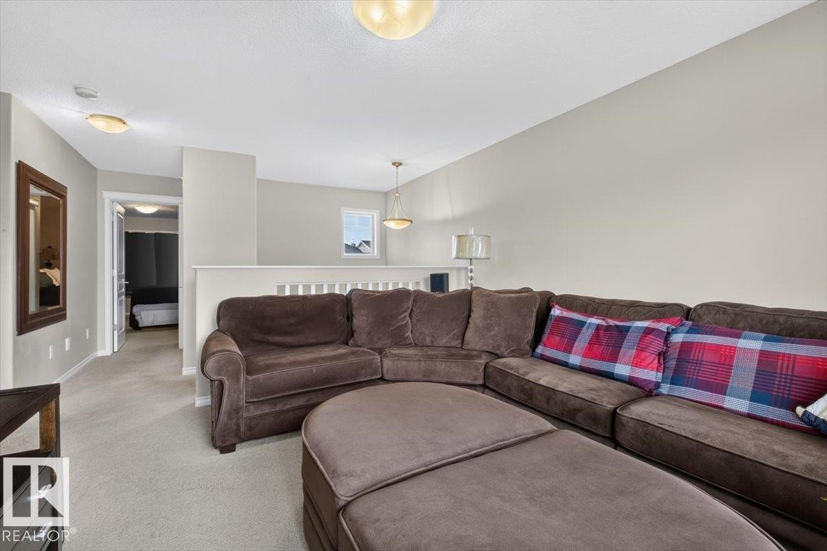 74 Everitt Dr Drive, St. Albert, AB - Indoor Photo Showing Living Room