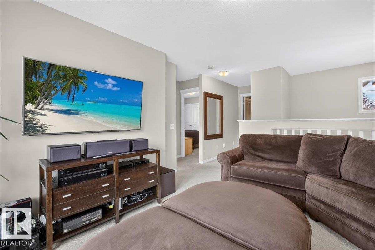 74 Everitt Dr Drive, St. Albert, AB - Indoor Photo Showing Living Room