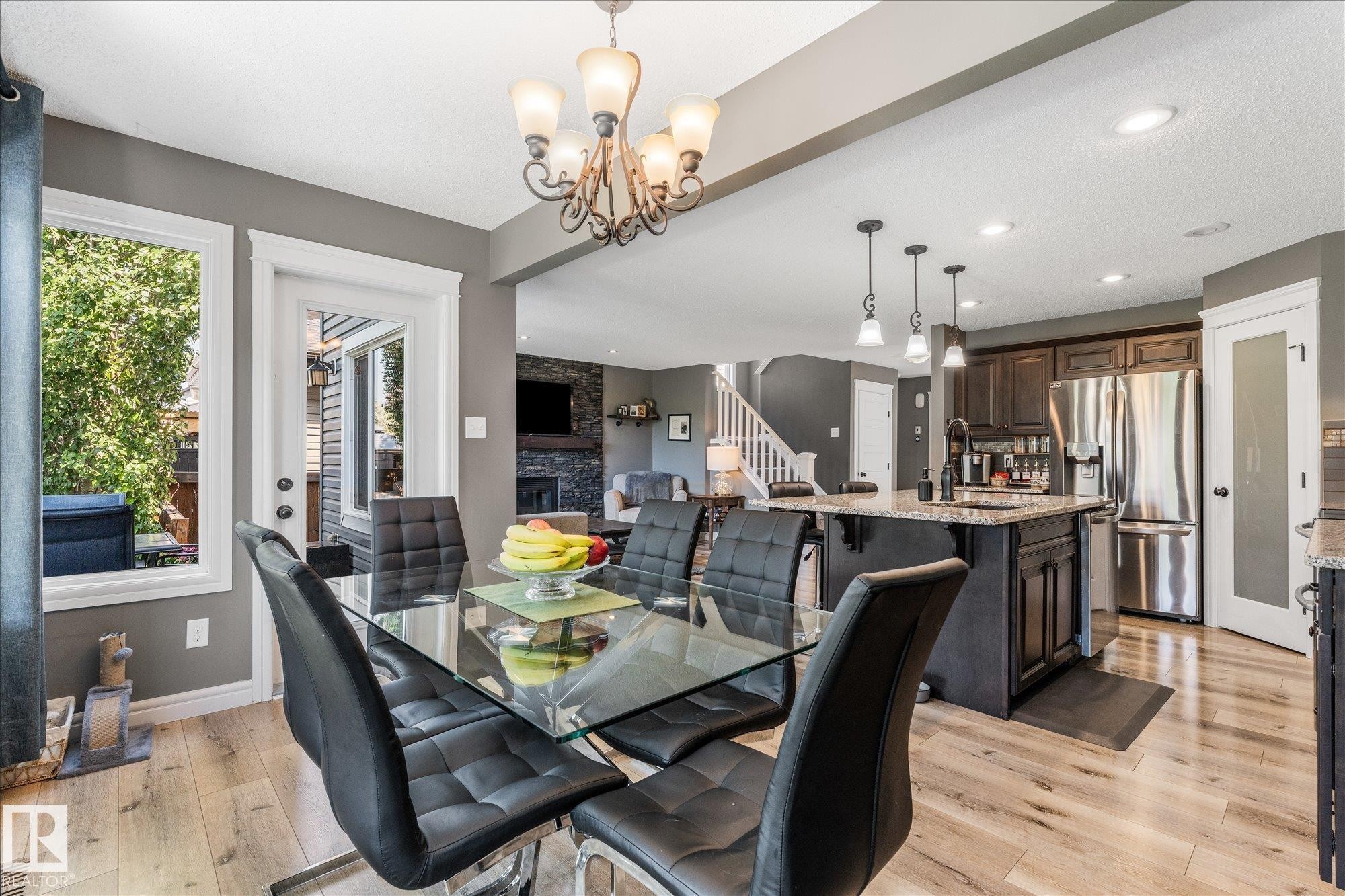 41 Meadowview Landing, Spruce Grove, AB - Indoor Photo Showing Dining Room