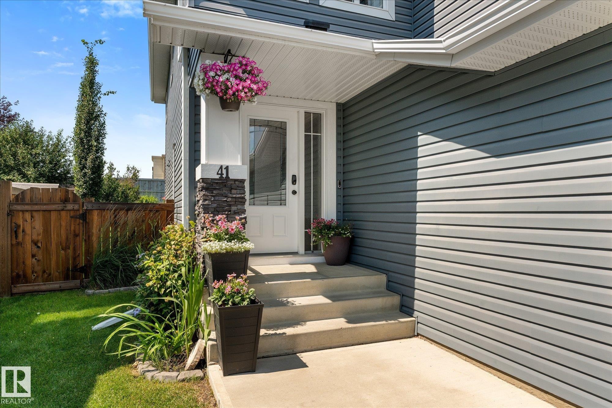 41 Meadowview Landing, Spruce Grove, AB - Outdoor With Exterior