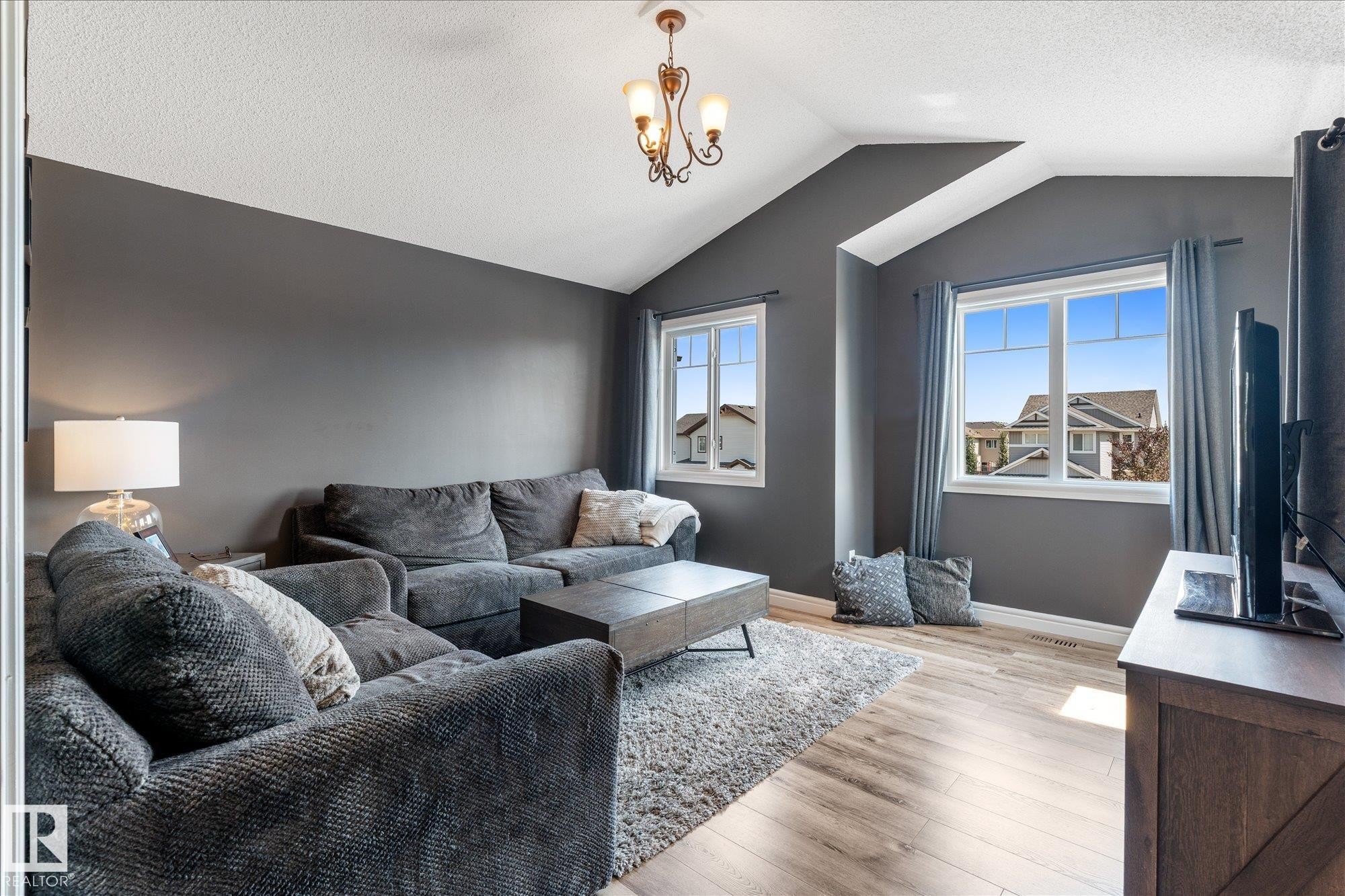 41 Meadowview Landing, Spruce Grove, AB - Indoor Photo Showing Living Room