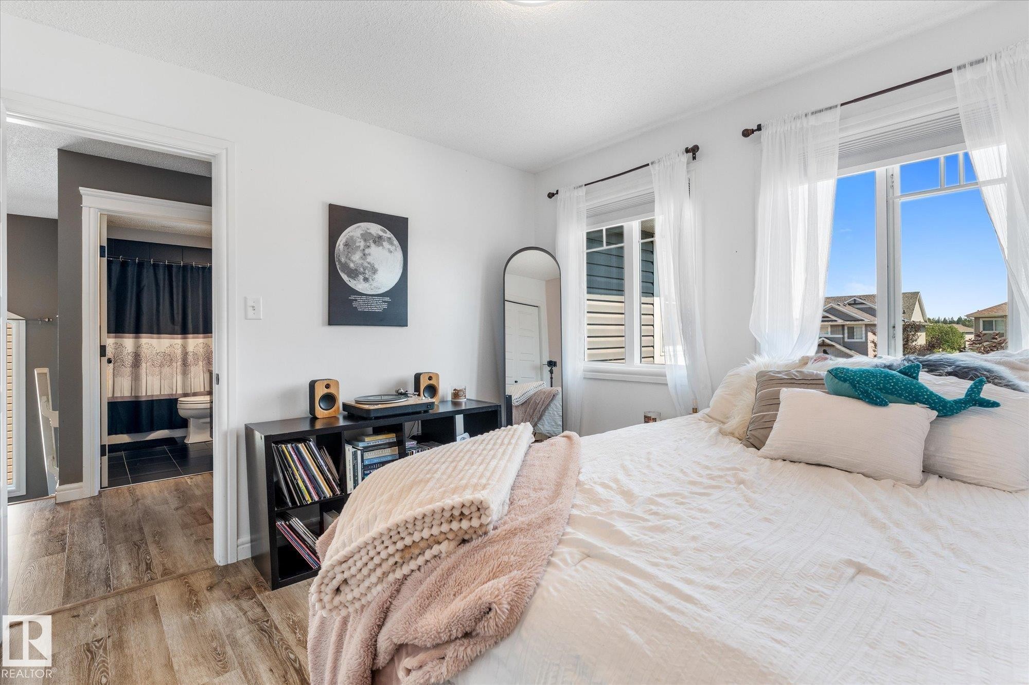 41 Meadowview Landing, Spruce Grove, AB - Indoor Photo Showing Bedroom