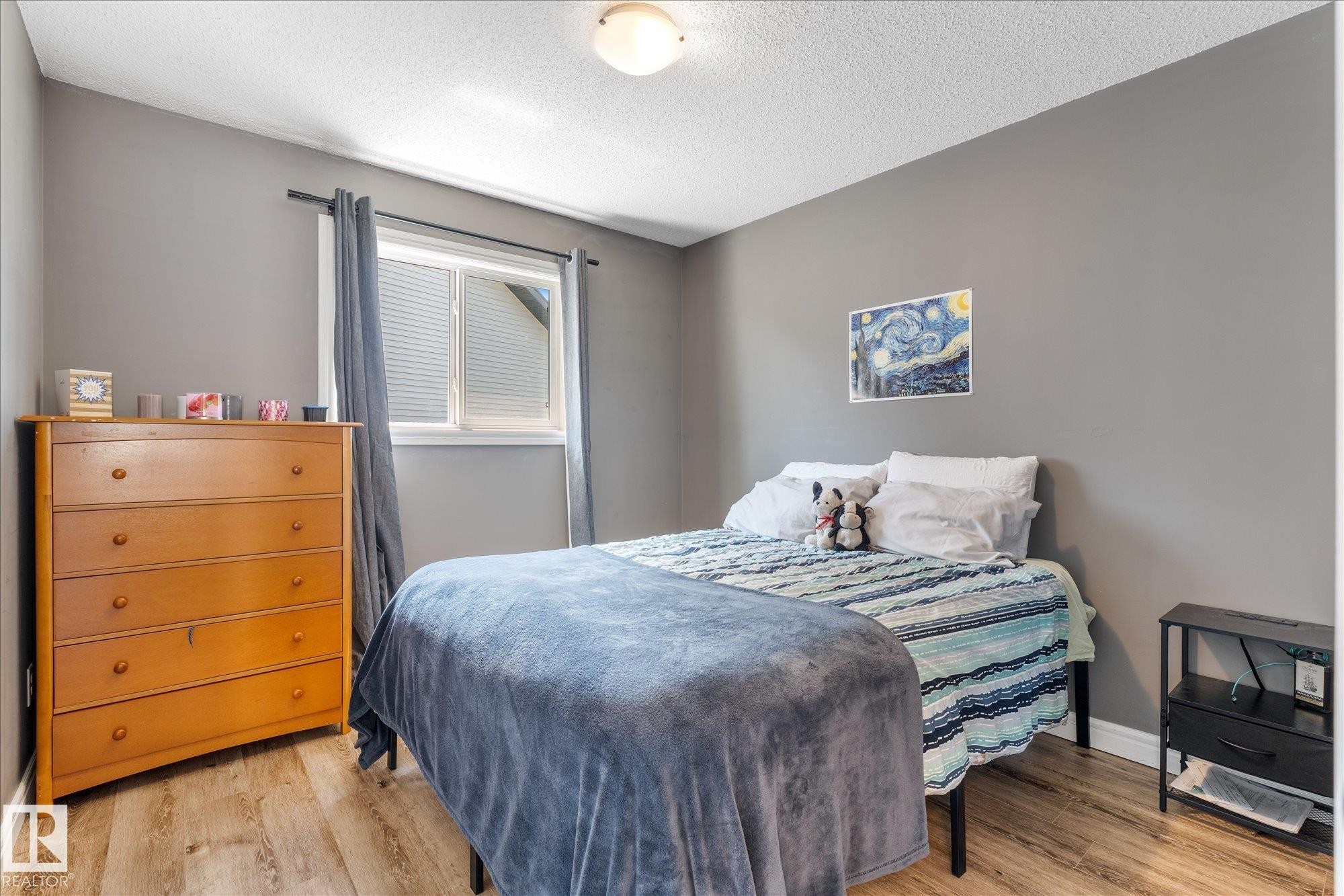 41 Meadowview Landing, Spruce Grove, AB - Indoor Photo Showing Bedroom