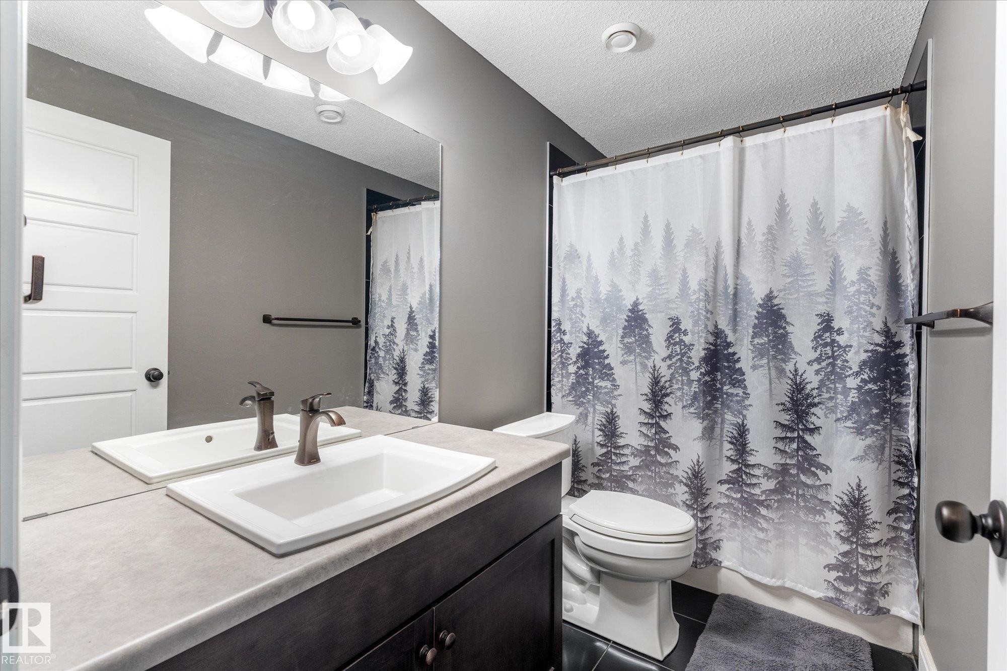41 Meadowview Landing, Spruce Grove, AB - Indoor Photo Showing Bathroom