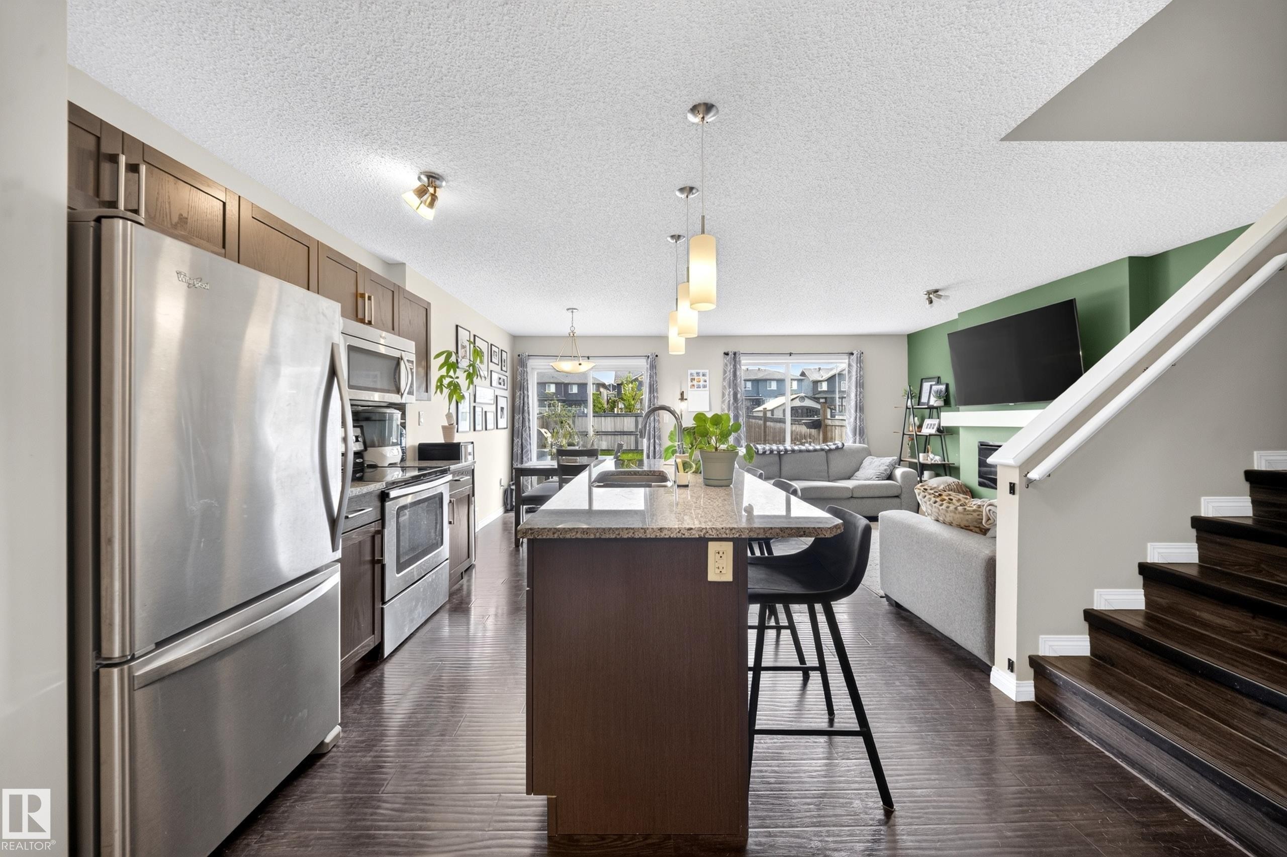 2155 67 Street Sw, Edmonton, AB - Indoor Photo Showing Kitchen With Stainless Steel Kitchen With Upgraded Kitchen