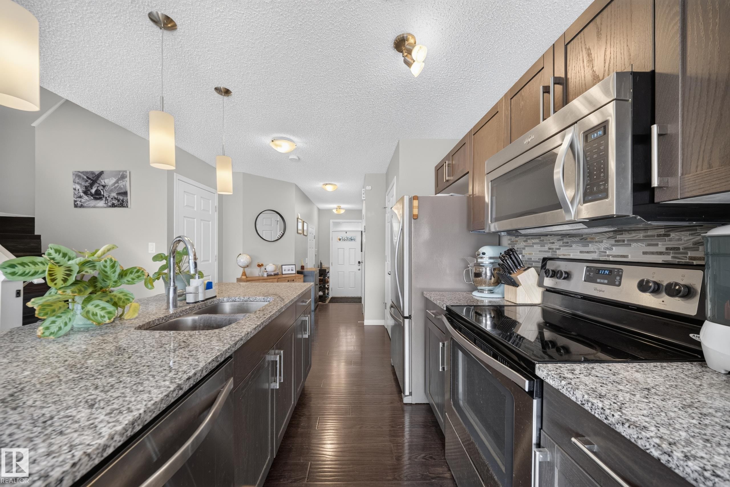 2155 67 Street Sw, Edmonton, AB - Indoor Photo Showing Kitchen With Stainless Steel Kitchen With Double Sink With Upgraded Kitchen