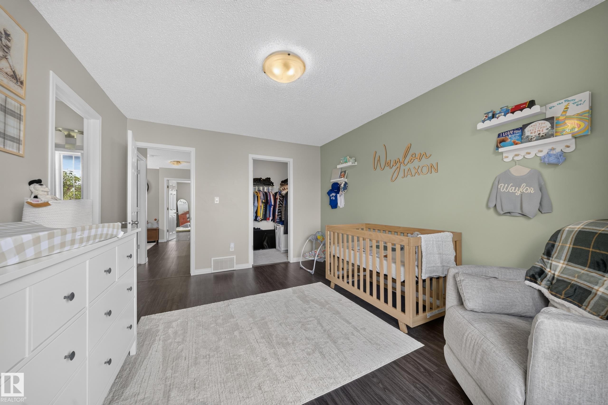 2155 67 Street Sw, Edmonton, AB - Indoor