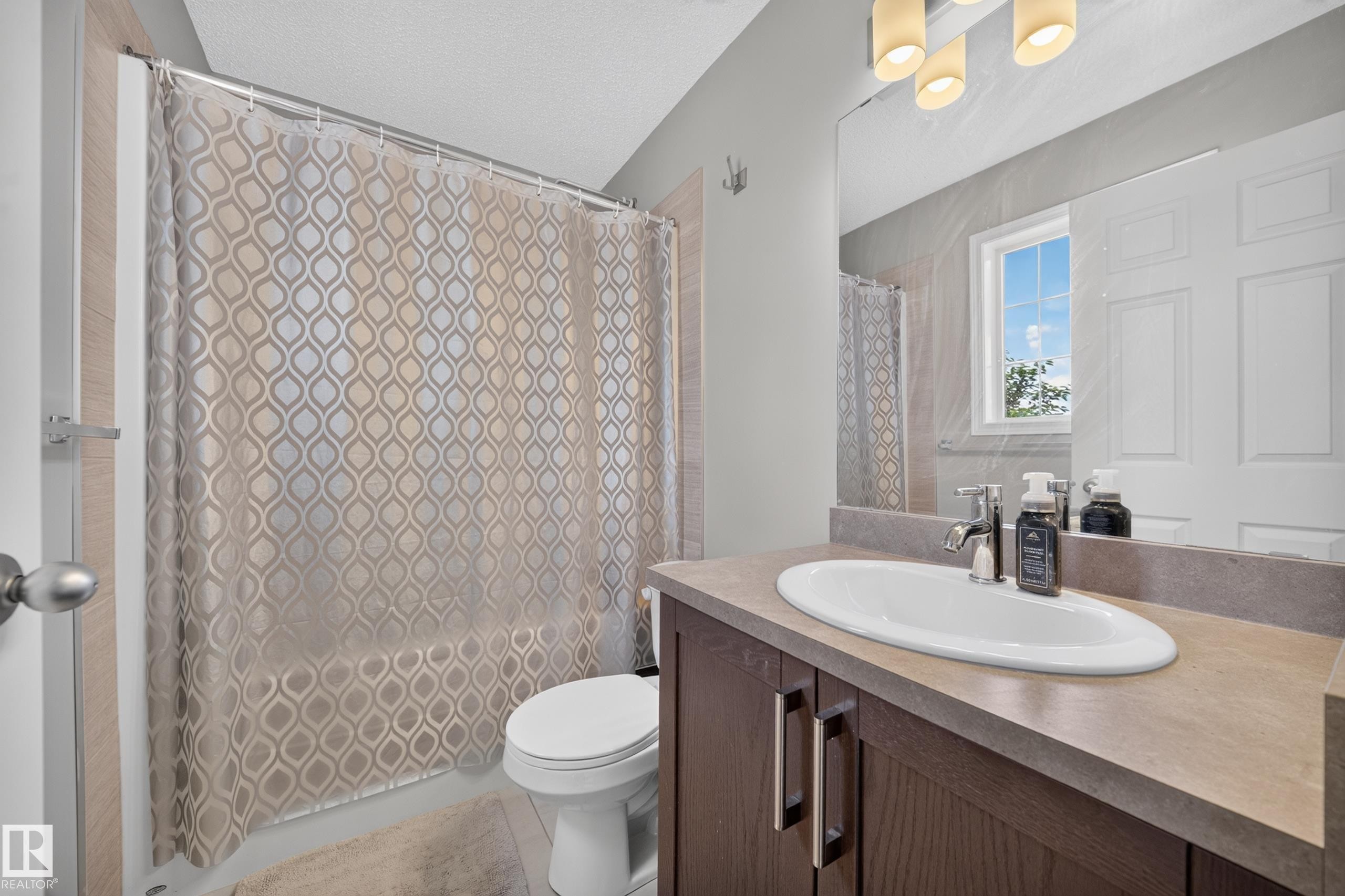 2155 67 Street Sw, Edmonton, AB - Indoor Photo Showing Bathroom