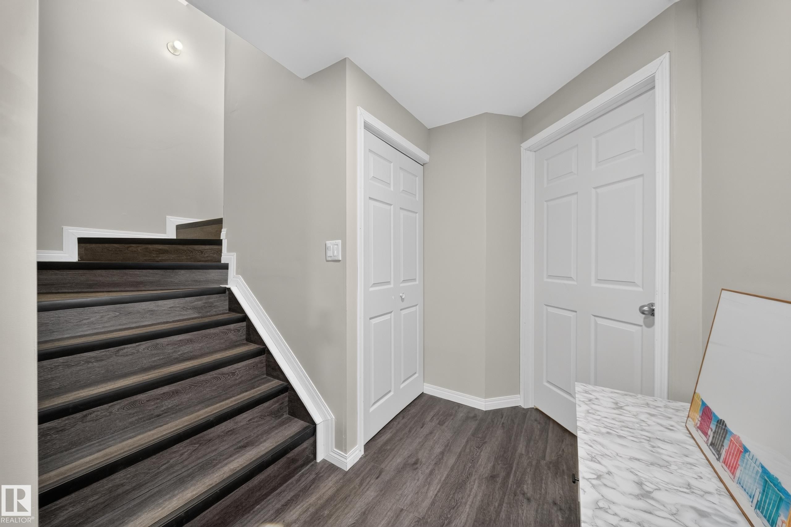 2155 67 Street Sw, Edmonton, AB - Indoor Photo Showing Other Room