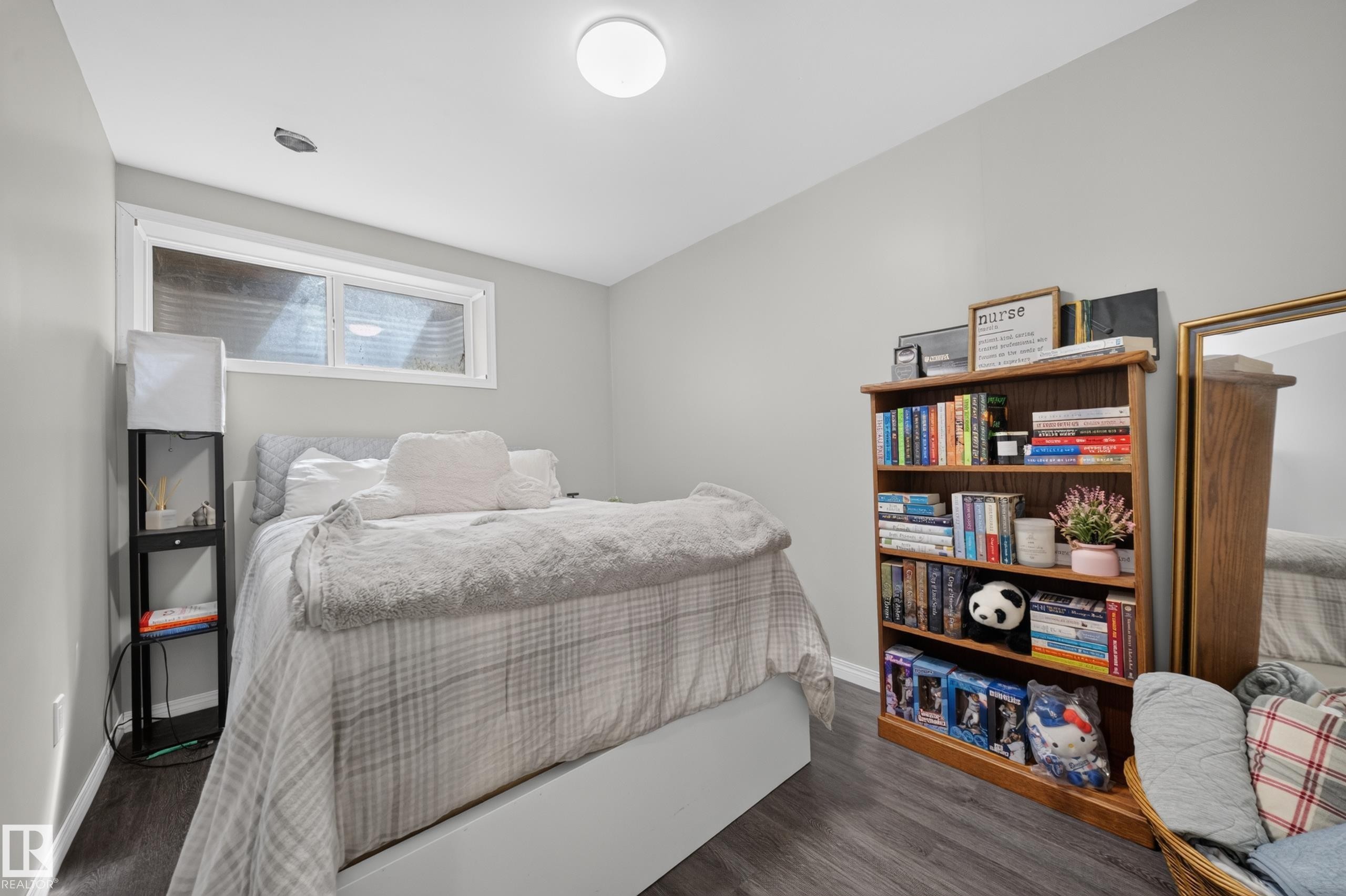 2155 67 Street Sw, Edmonton, AB - Indoor Photo Showing Bedroom