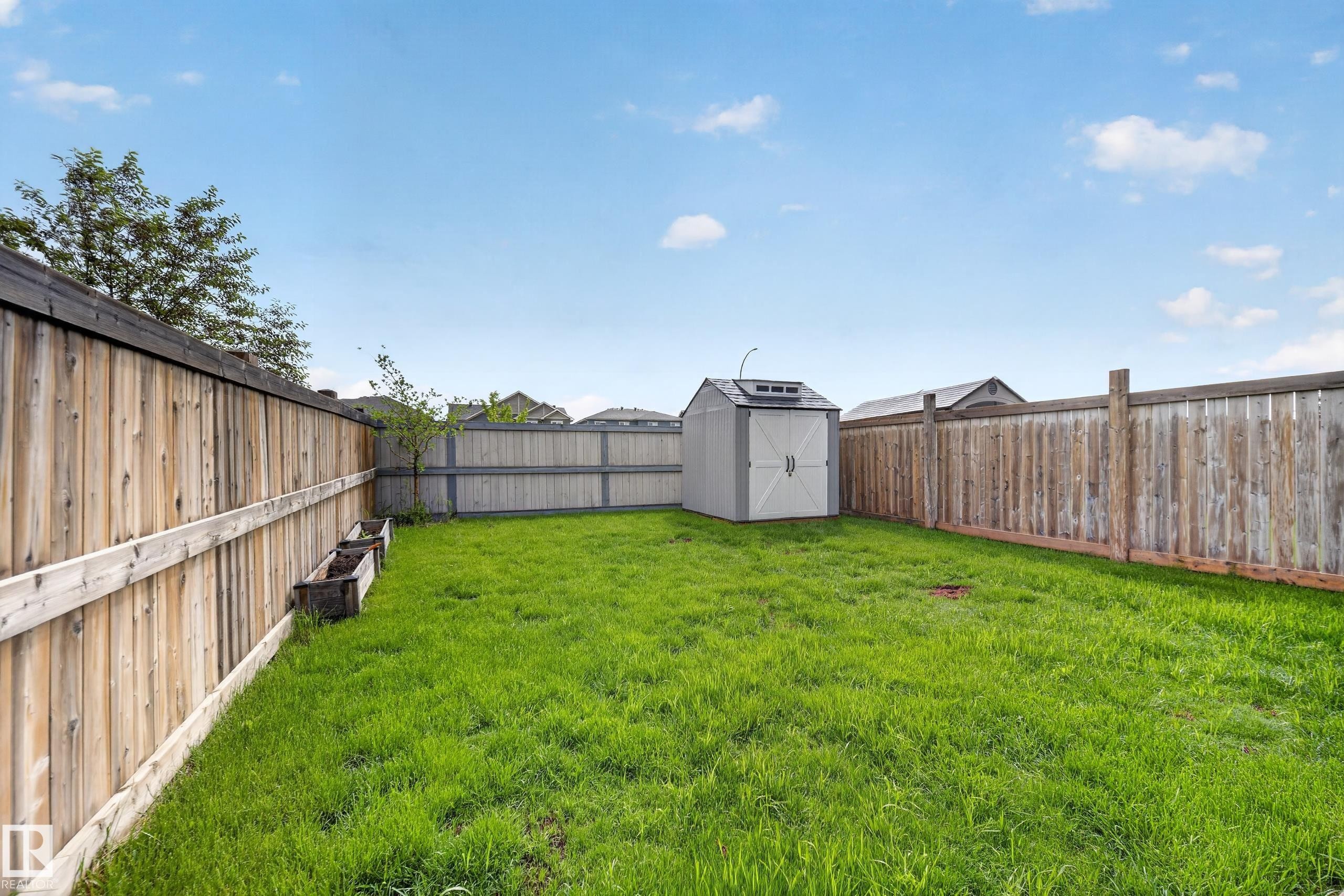 2155 67 Street Sw, Edmonton, AB - Outdoor