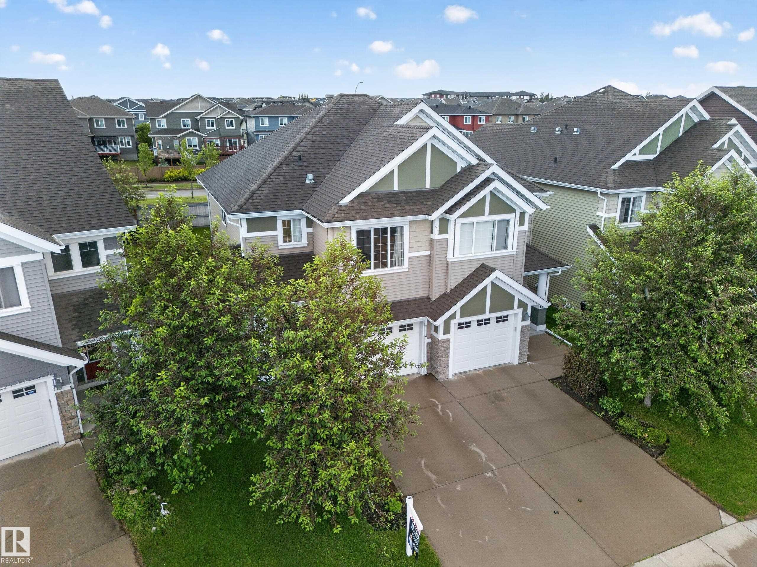 2155 67 Street Sw, Edmonton, AB - Outdoor