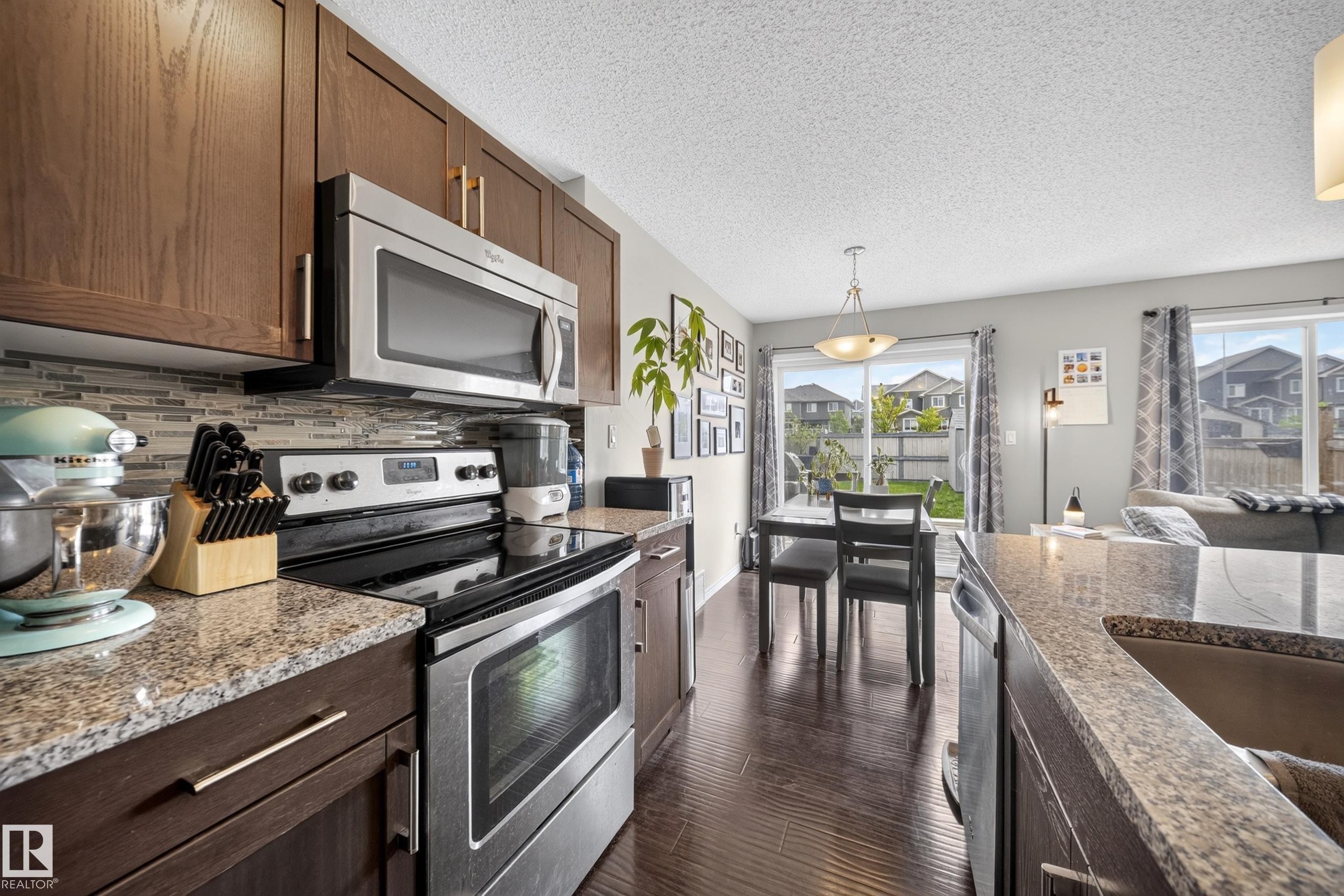 2155 67 Street Sw, Edmonton, AB - Indoor Photo Showing Kitchen With Stainless Steel Kitchen With Upgraded Kitchen