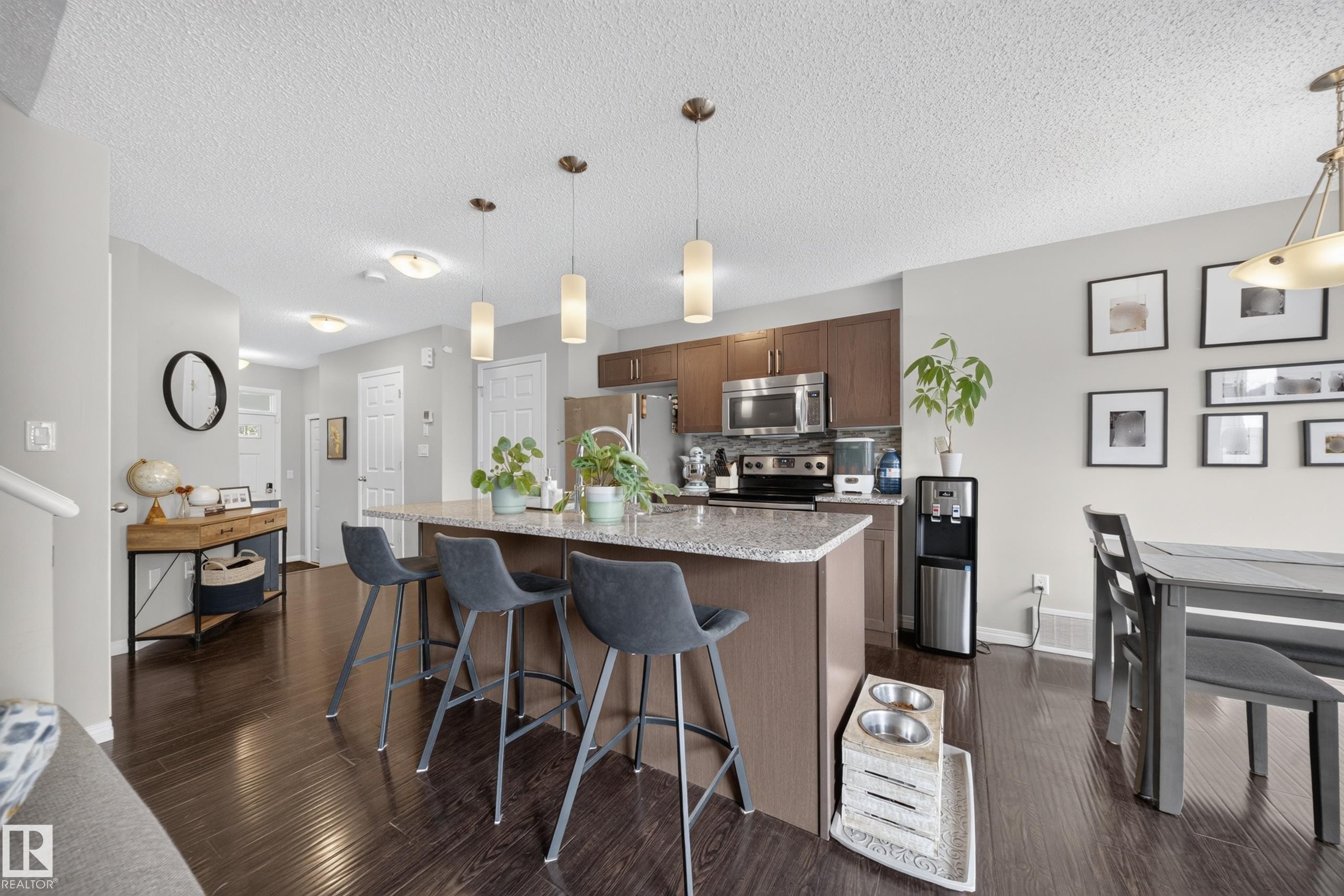 2155 67 Street Sw, Edmonton, AB - Indoor Photo Showing Kitchen With Stainless Steel Kitchen With Upgraded Kitchen