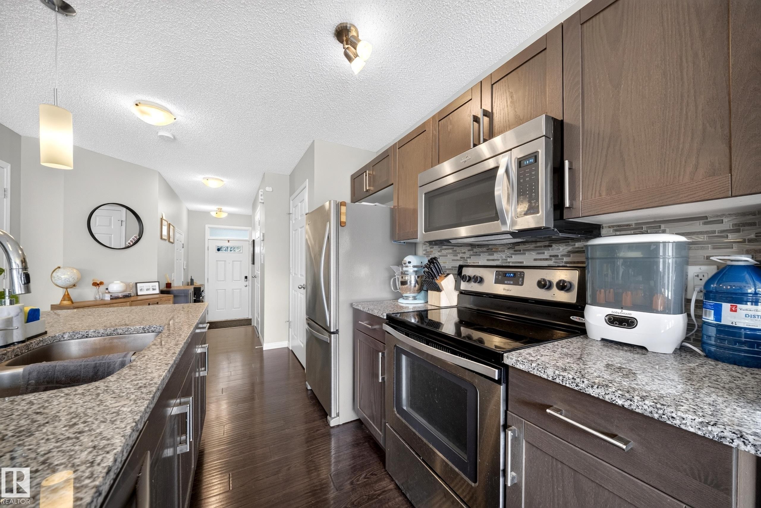 2155 67 Street Sw, Edmonton, AB - Indoor Photo Showing Kitchen With Stainless Steel Kitchen With Double Sink With Upgraded Kitchen