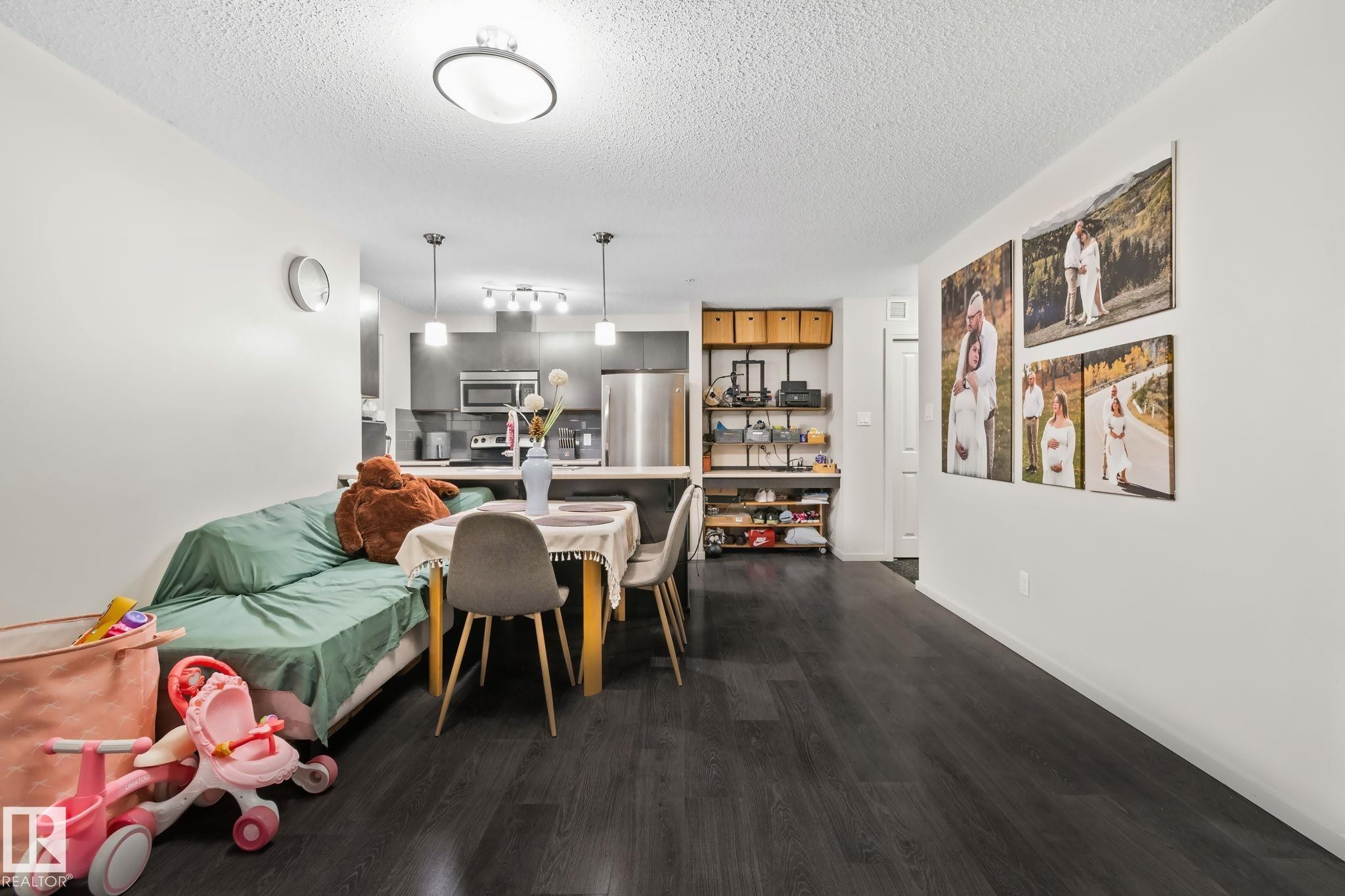 #226 344 Windermere Rd Nw, Edmonton, AB - Indoor Photo Showing Dining Room