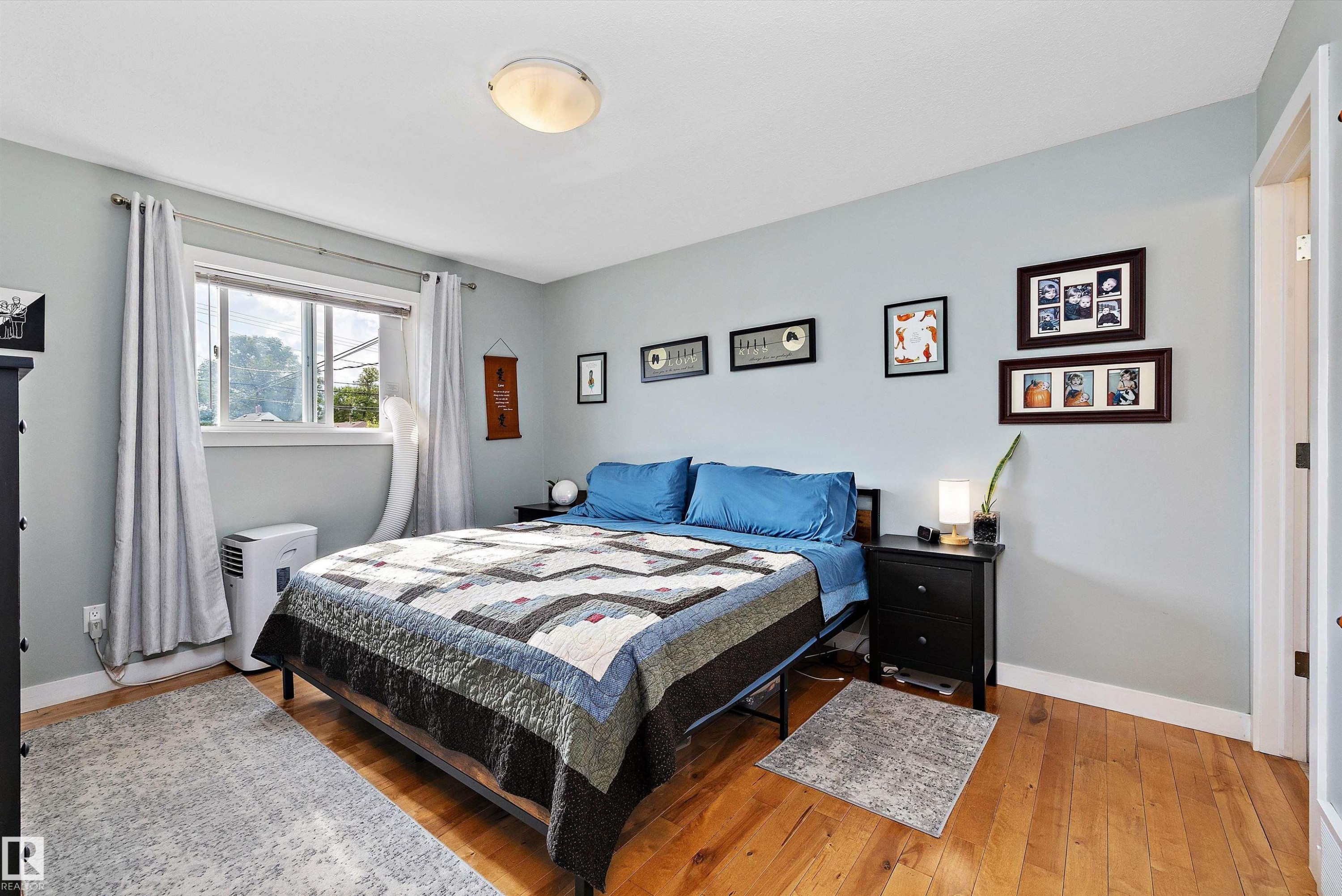 11432 87 Street Nw, Edmonton, AB - Indoor Photo Showing Bedroom