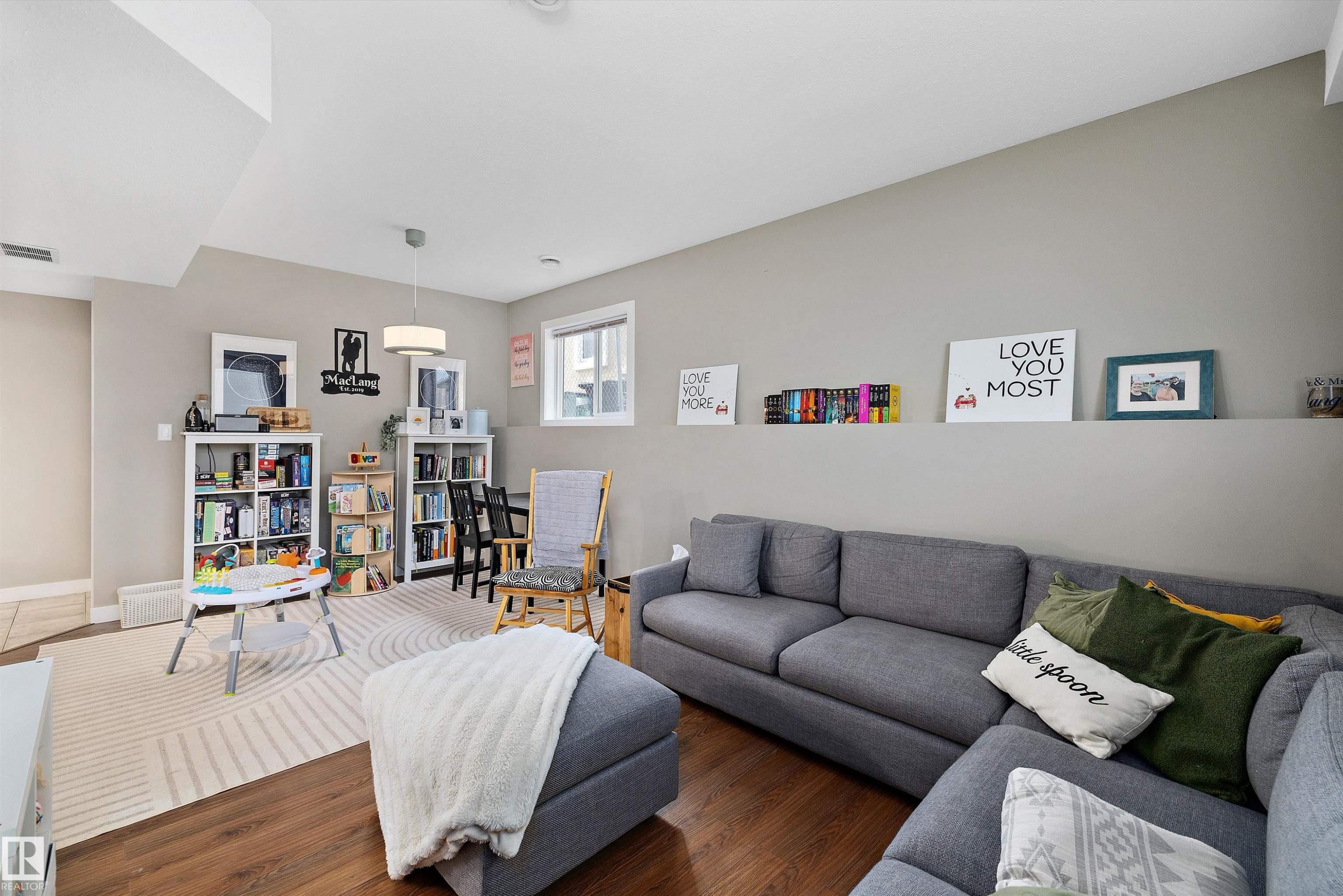 11432 87 Street Nw, Edmonton, AB - Indoor Photo Showing Living Room