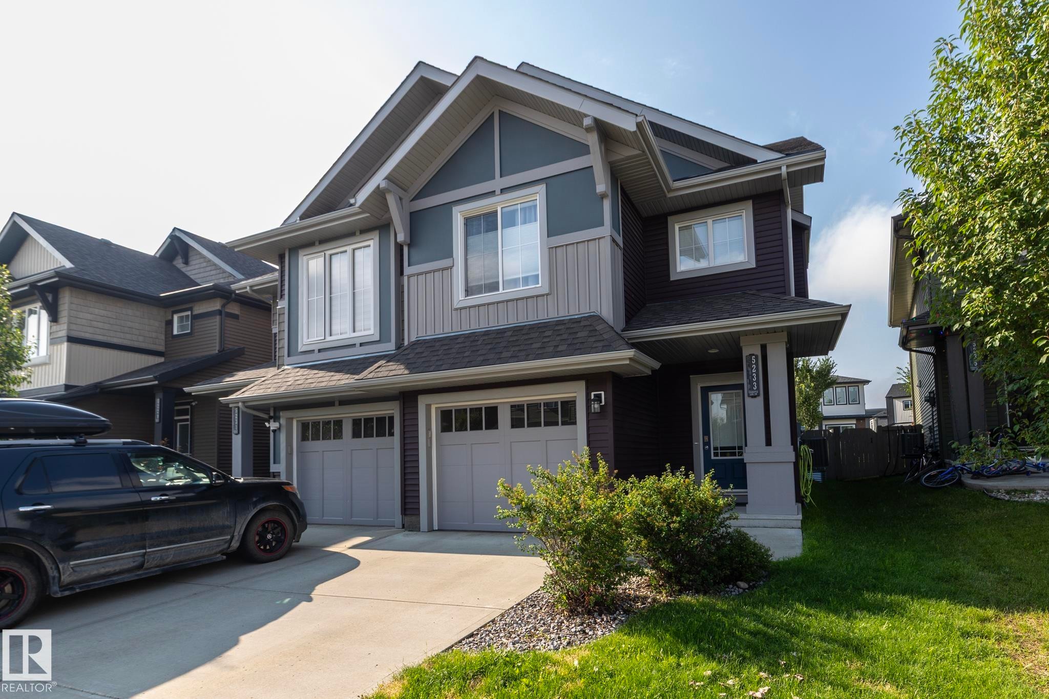 5233 Crabapple Link Sw, Edmonton, AB - Outdoor With Facade