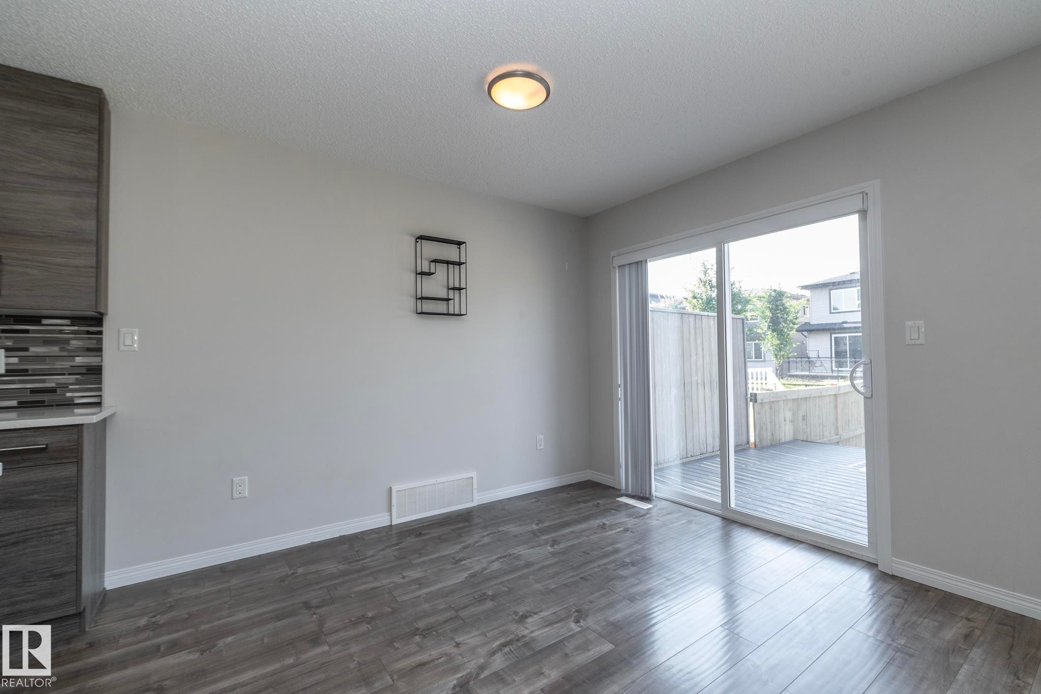 5233 Crabapple Link Sw, Edmonton, AB - Indoor Photo Showing Other Room