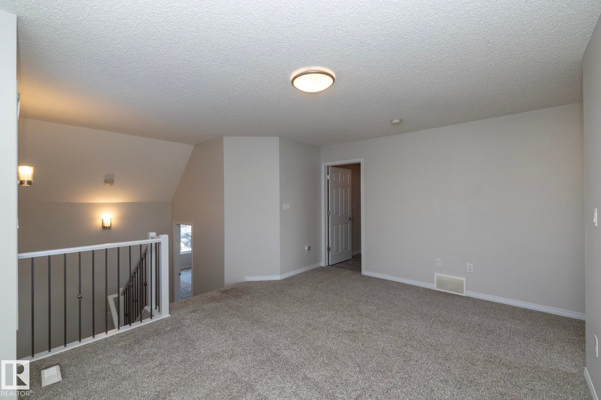 5233 Crabapple Link Sw, Edmonton, AB - Indoor Photo Showing Other Room