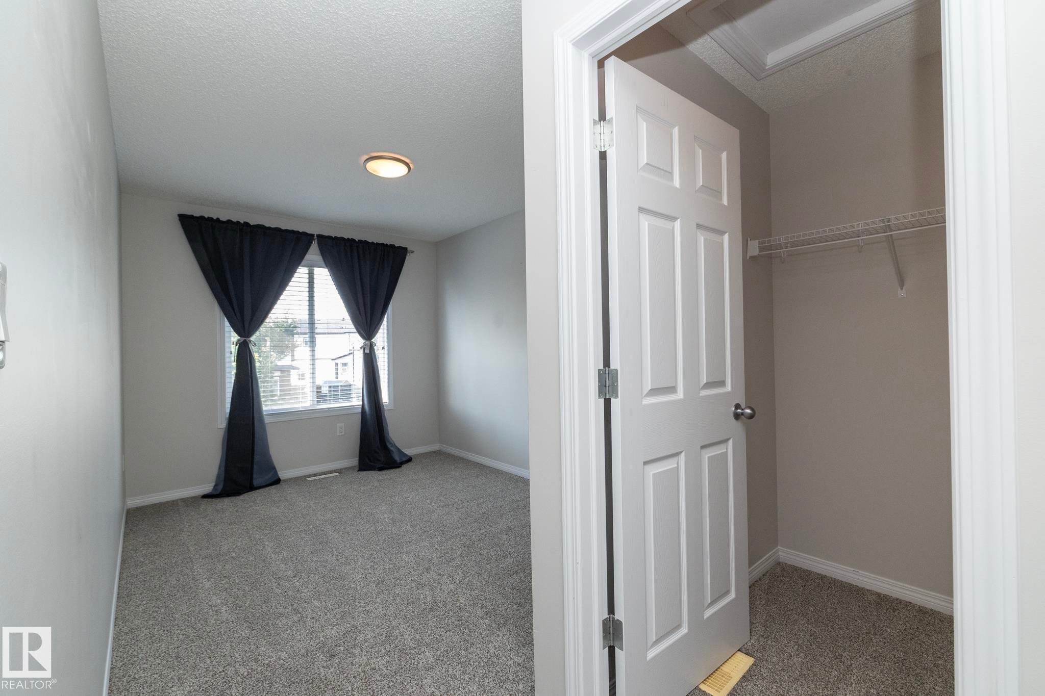 5233 Crabapple Link Sw, Edmonton, AB - Indoor Photo Showing Other Room