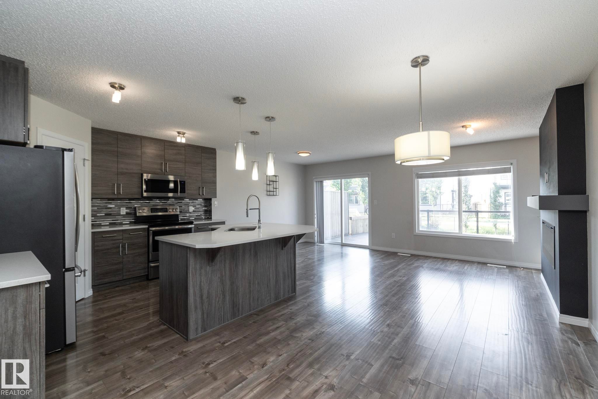 5233 Crabapple Link Sw, Edmonton, AB - Indoor Photo Showing Kitchen With Upgraded Kitchen