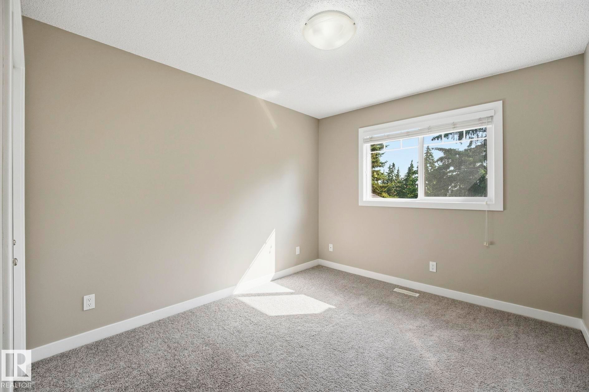 #9 94 Longview Dr, Spruce Grove, AB - Indoor Photo Showing Other Room