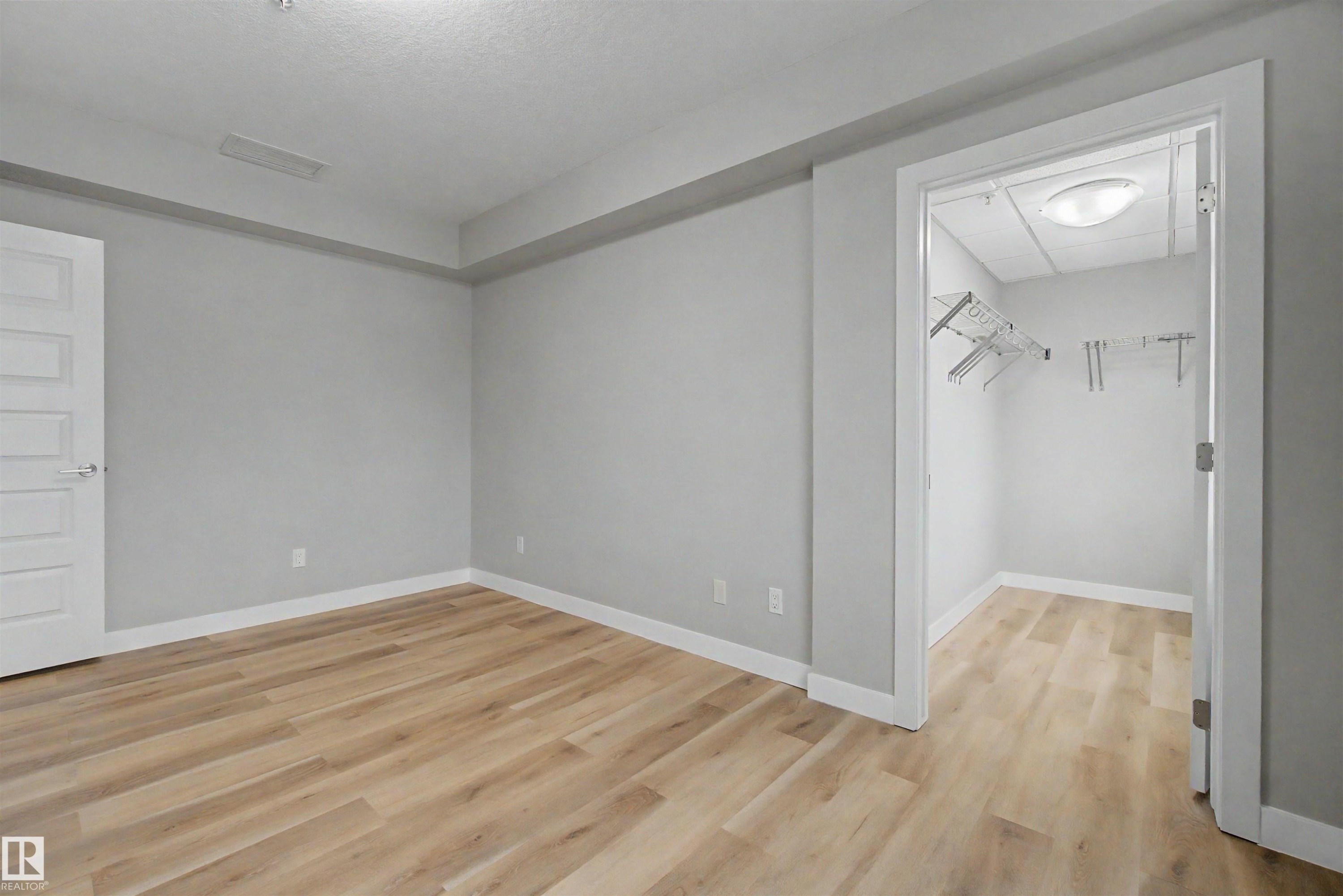 #1225 5151 Windermere Bv Sw, Edmonton, AB - Indoor Photo Showing Other Room