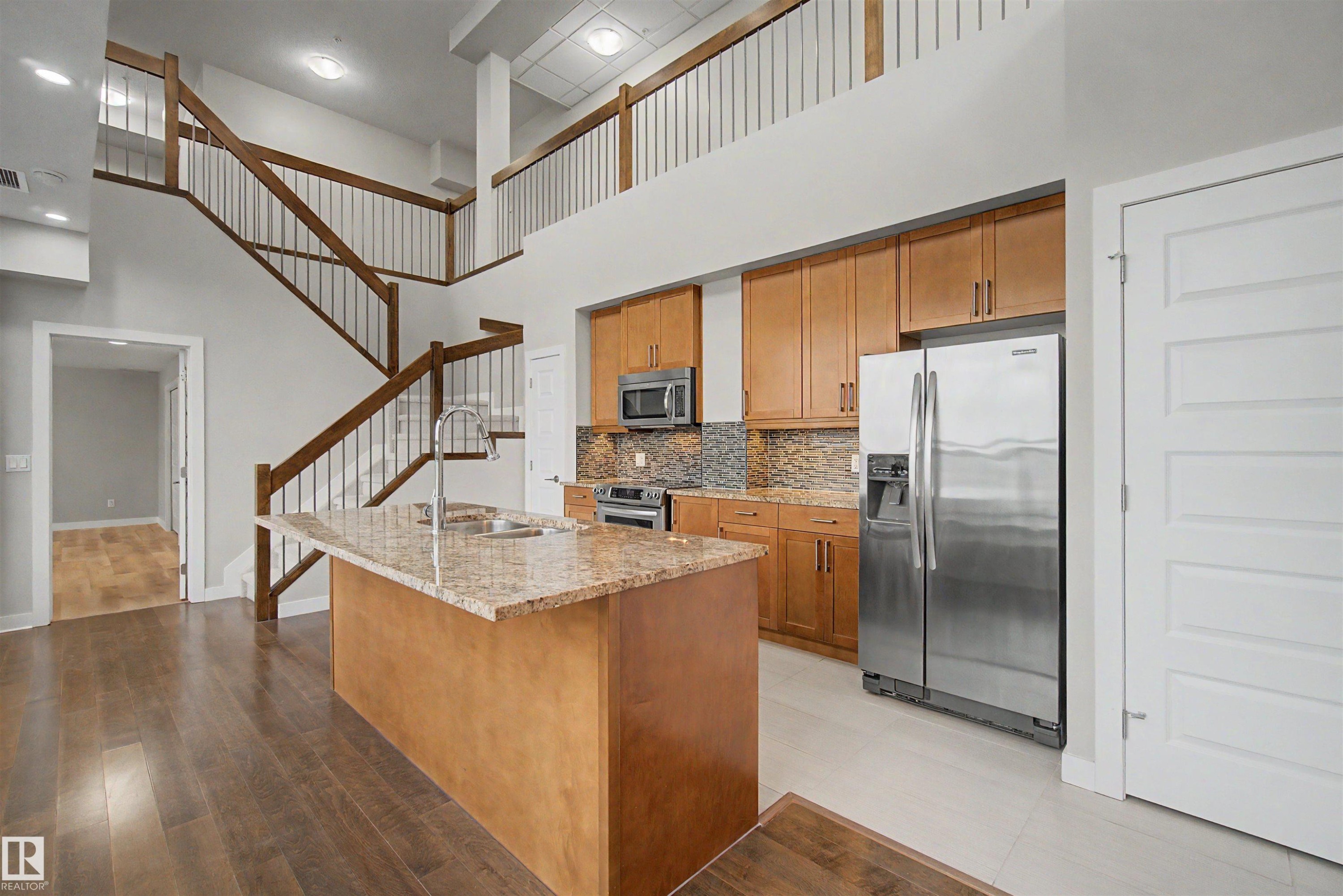 #1225 5151 Windermere Bv Sw, Edmonton, AB - Indoor Photo Showing Kitchen