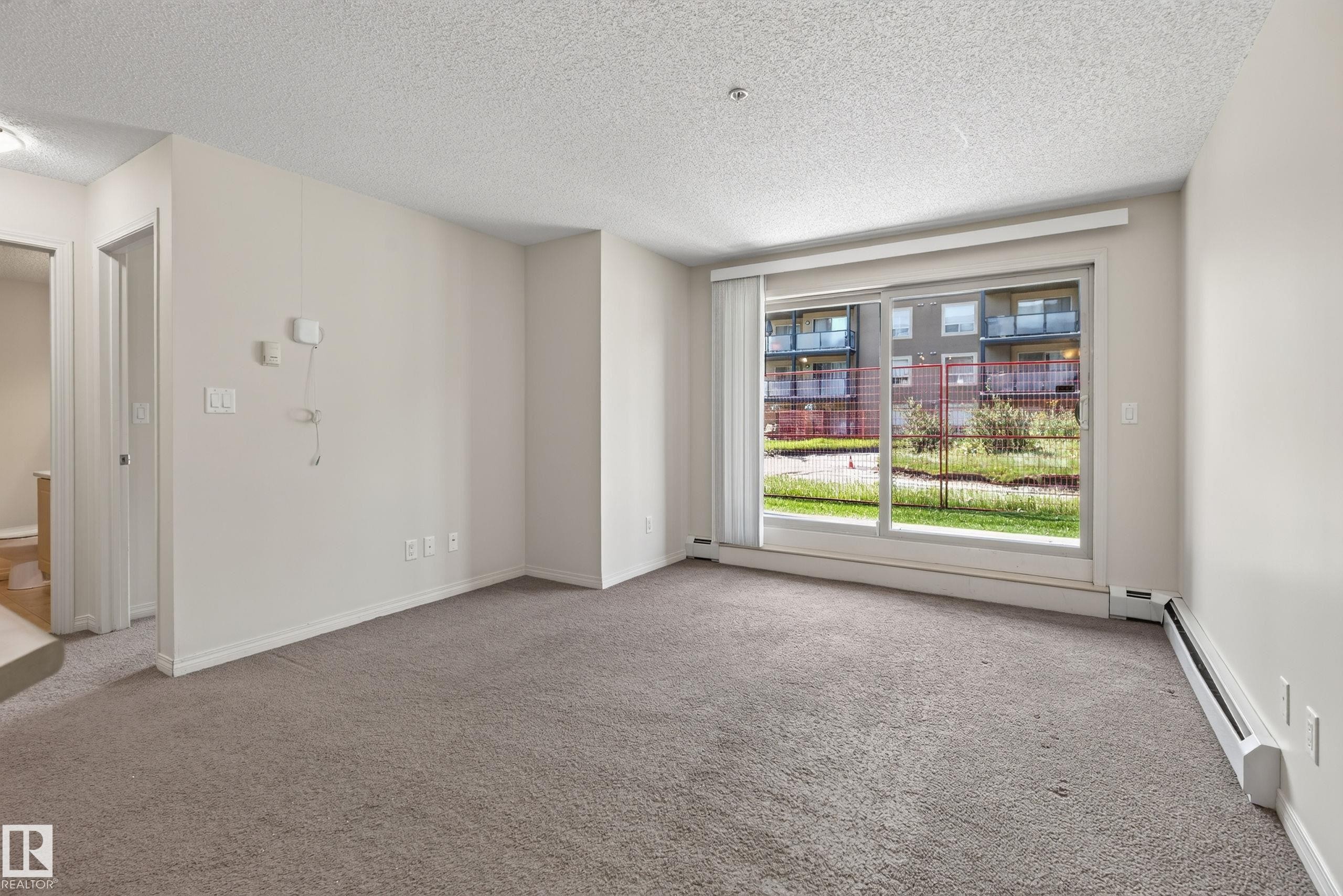 #104 13907 136 St Nw, Edmonton, AB - Indoor Photo Showing Other Room